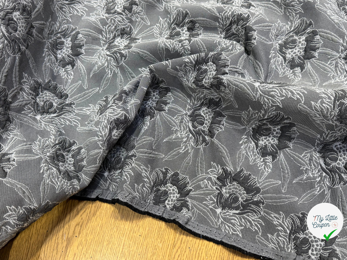 JACQUARD MOTIFS FLORAUX FOND GRIS - My Little Coupon