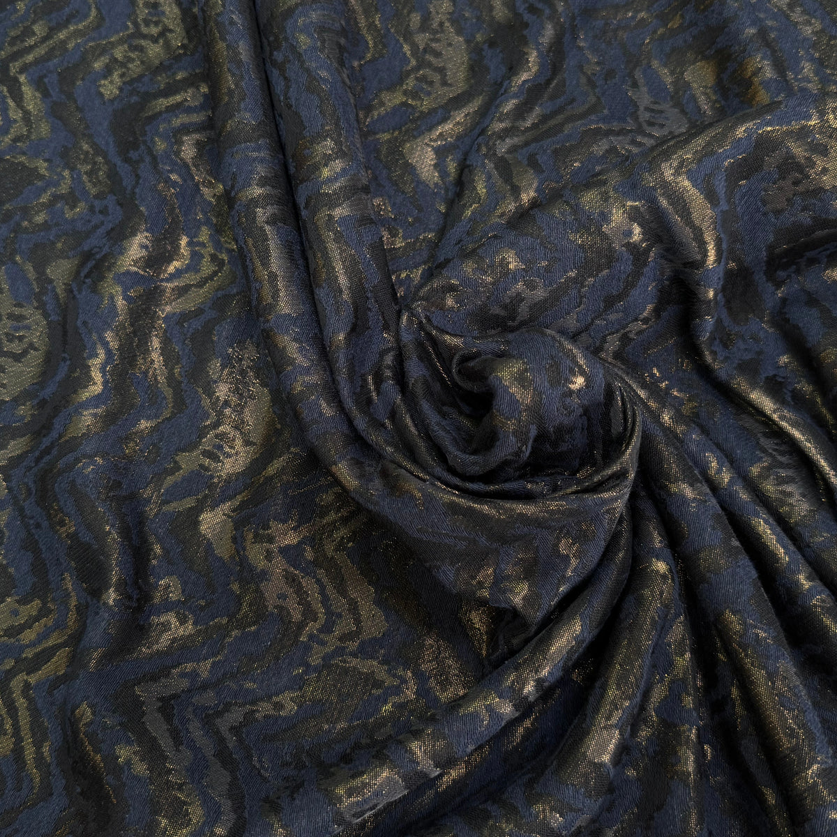 JACQUARD SATINÉ MÉTALLISÉ ZIGZAG SERPENTIN OR ET MARINE ULTRA BEAU - My Little Coupon