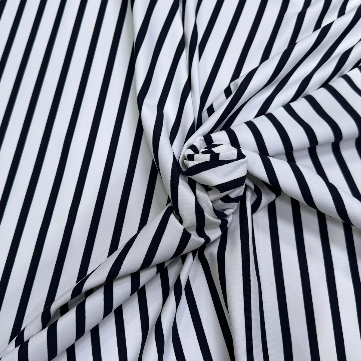 JERSEY DE COTON PEAU DE PÊCHE ULTRA STRETCH RAYURES BLANC ET NAVY FABRICATION RÉGION DE TROYES 🇫🇷 - My Little Coupon