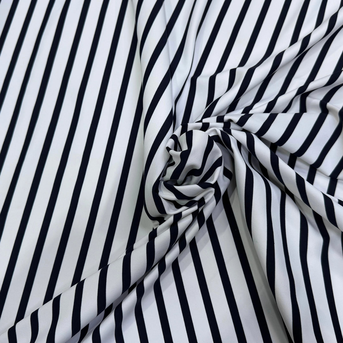 JERSEY DE COTON PEAU DE PÊCHE ULTRA STRETCH RAYURES BLANC ET NAVY FABRICATION RÉGION DE TROYES 🇫🇷 - My Little Coupon