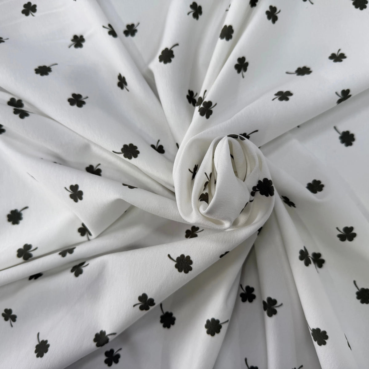 JERSEY DE COTON TRÈFLES BLANC CASSÉ - My Little Coupon