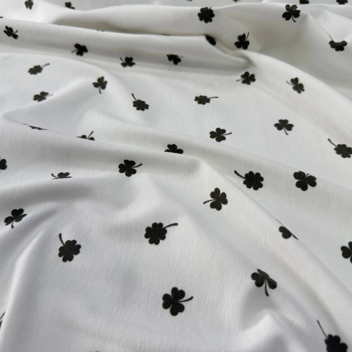 JERSEY DE COTON TRÈFLES BLANC CASSÉ - My Little Coupon