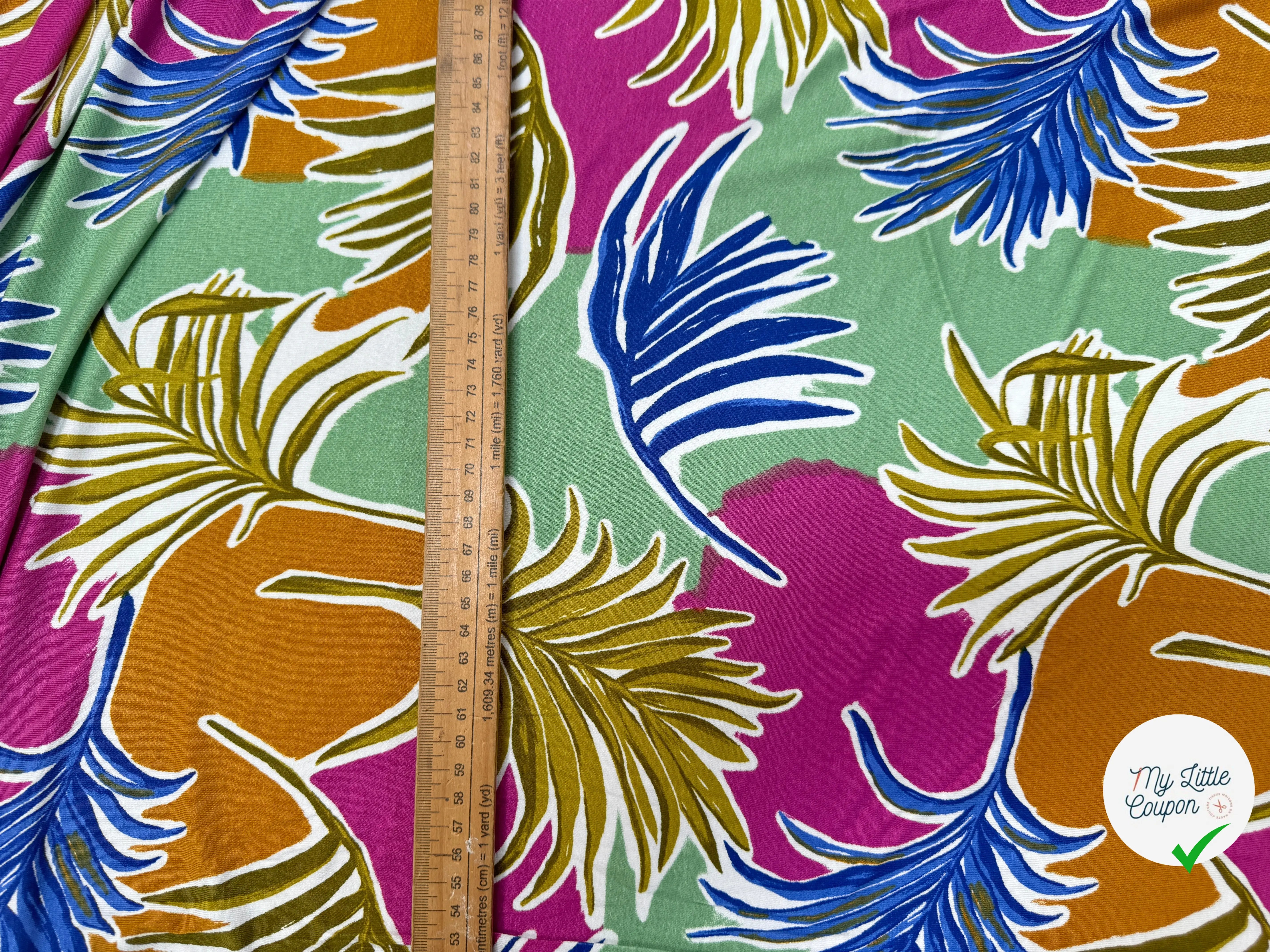 JERSEY DE VISCOSE TISSU IMPRIMÉ ABSTRAIT VERT - My Little Coupon