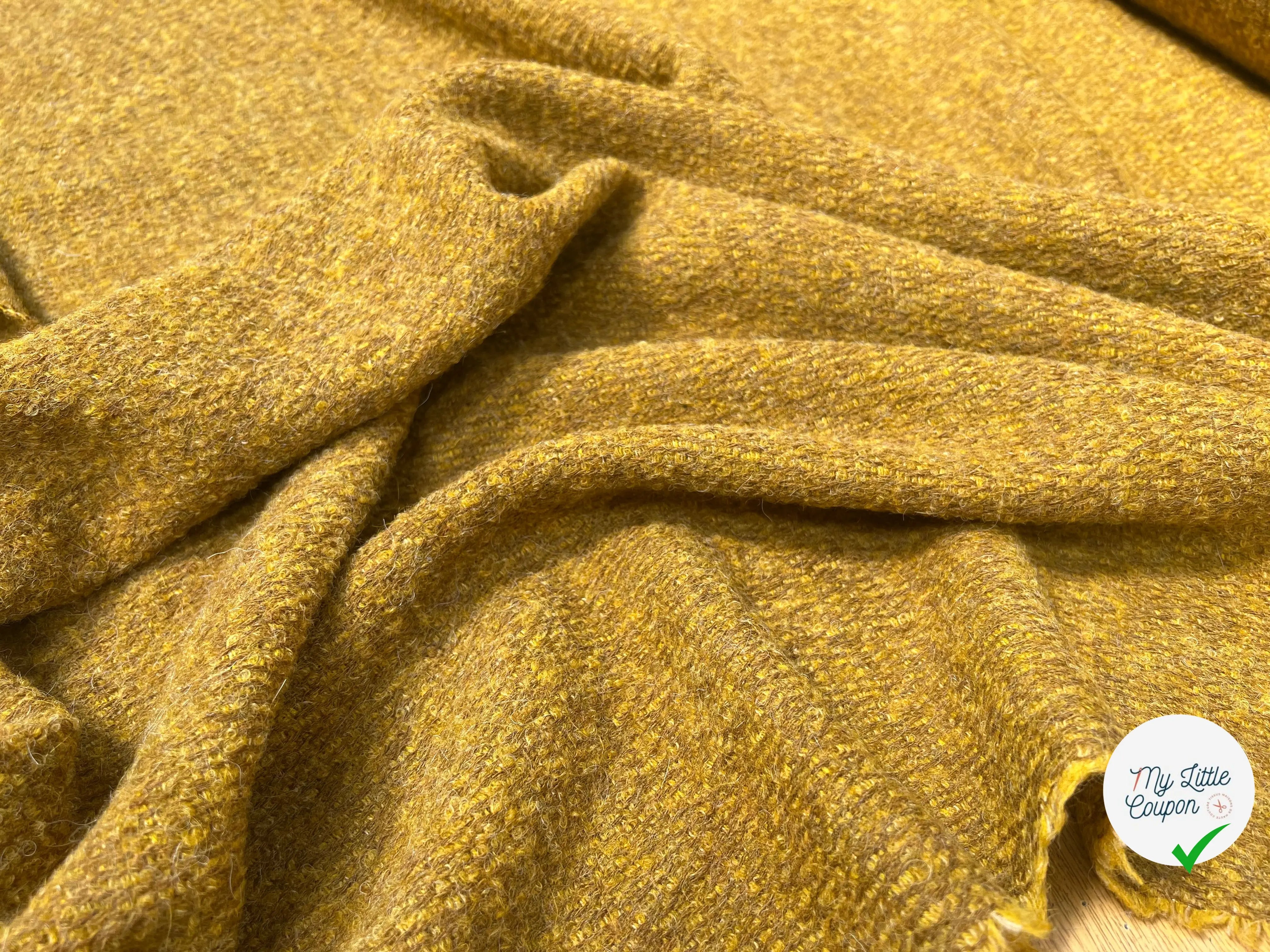 LAINAGE MANTEAU BOUCLETTE LAINE MERINOS MOUTARDE - My Little Coupon