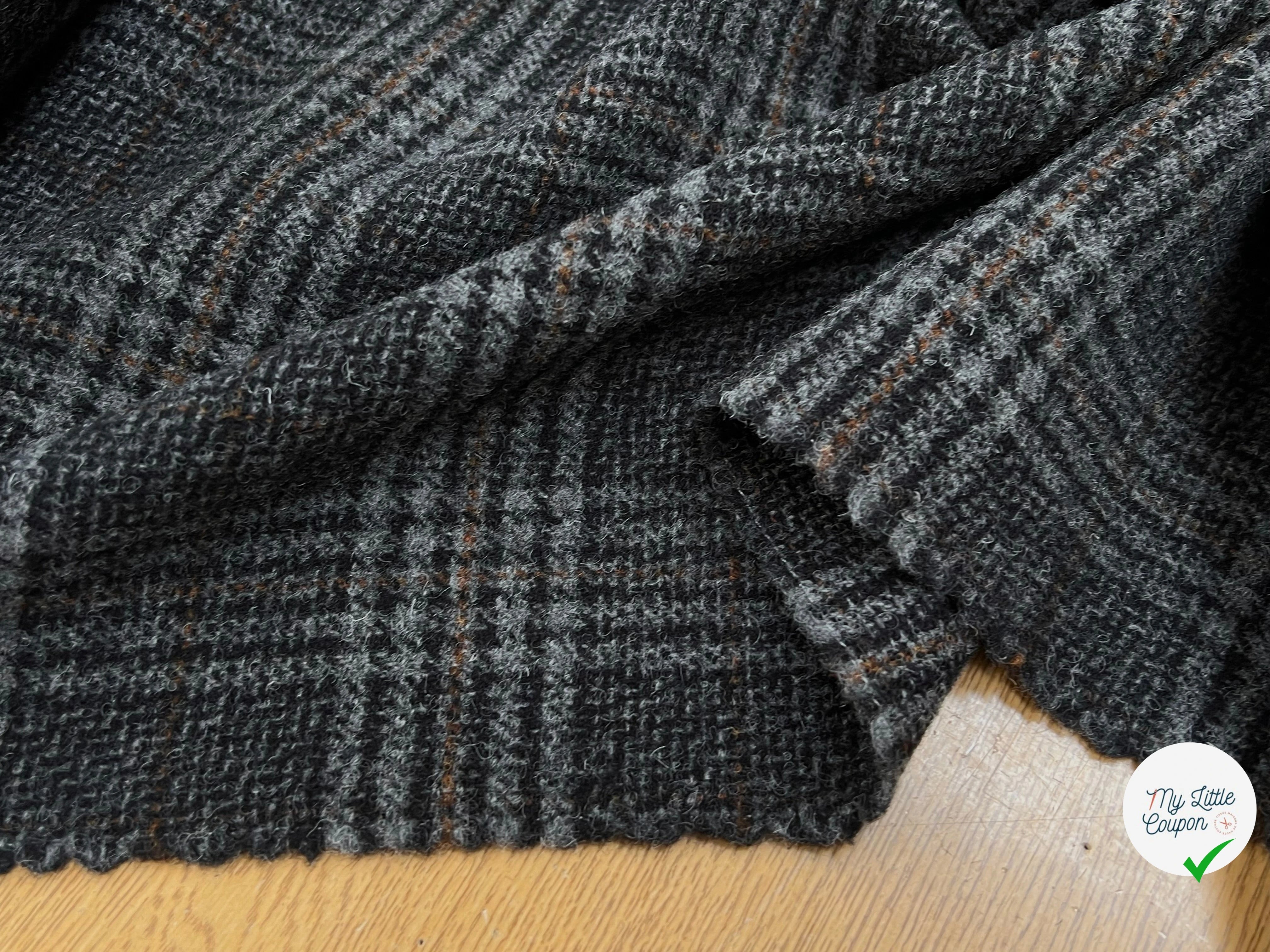 LAINAGE MANTEAU HIGHLAND STYLE GRIS CLAIR ET NOIR - My Little Coupon