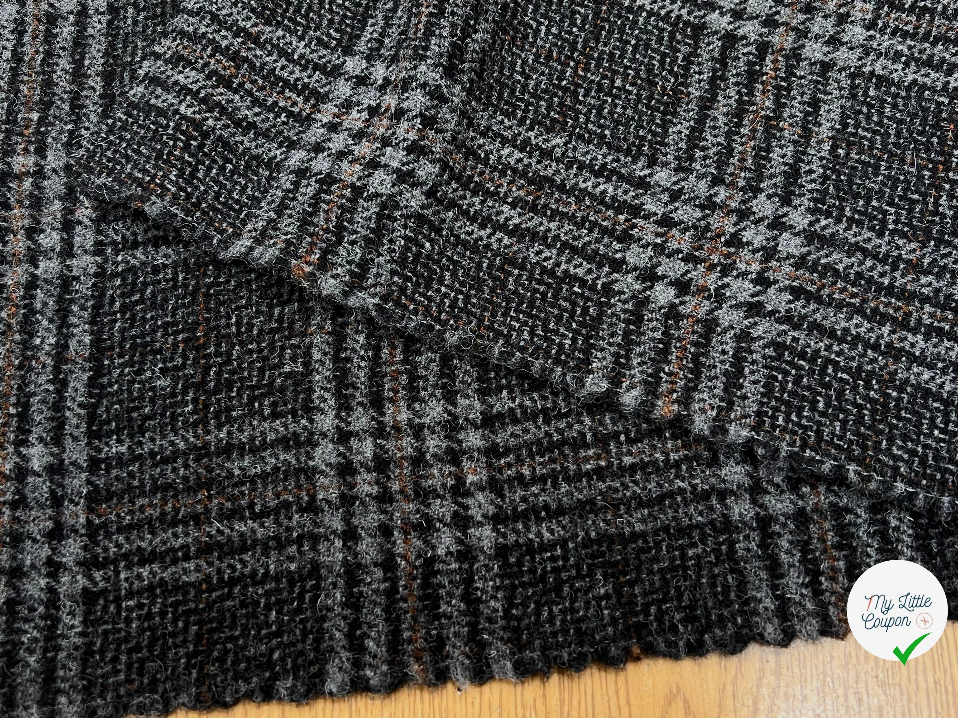 LAINAGE MANTEAU HIGHLAND STYLE GRIS CLAIR ET NOIR - My Little Coupon