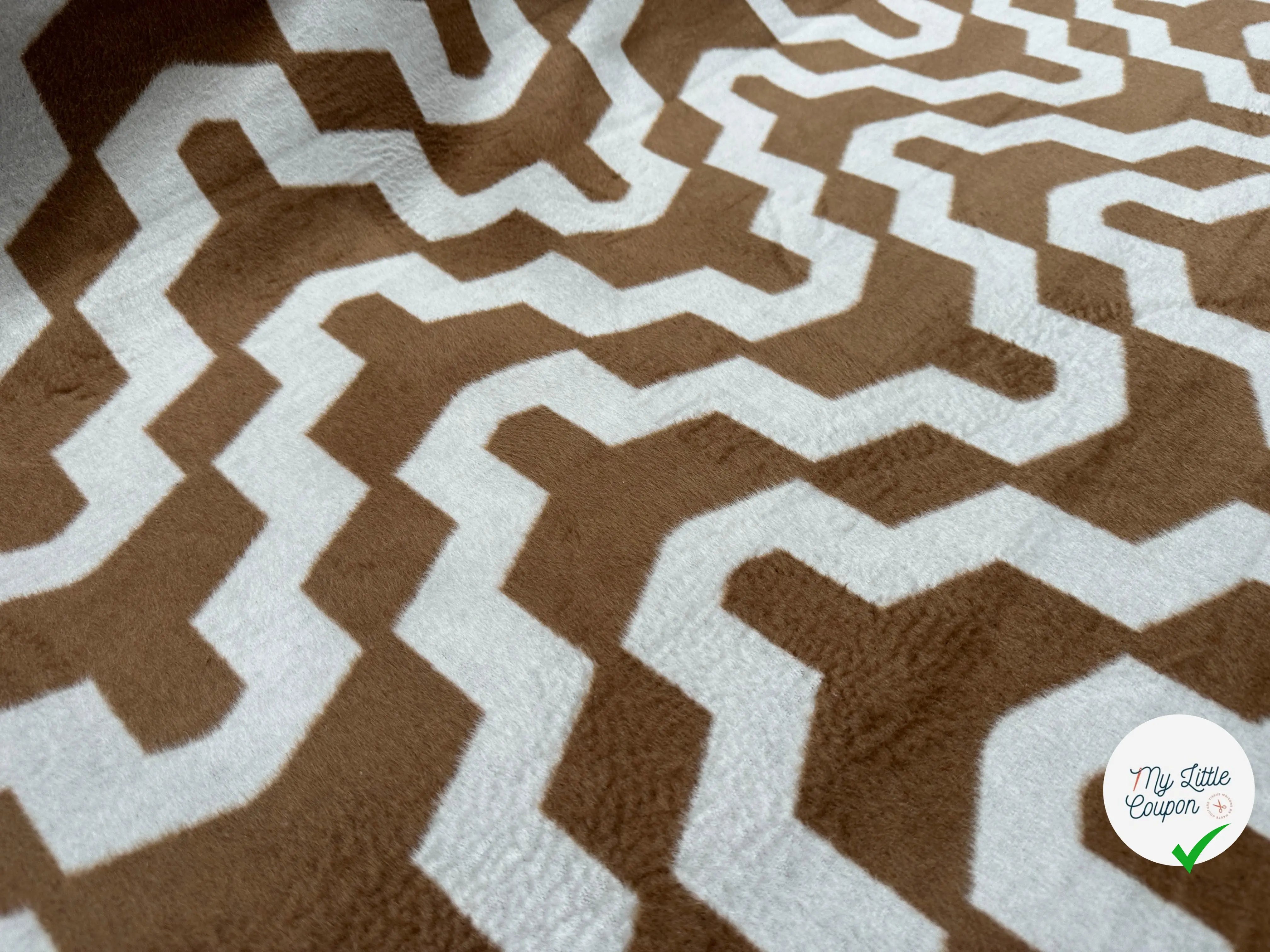 LAINAGE POLYESTER DUVETEUX GRAPHIQUE CAMEL - My Little Coupon