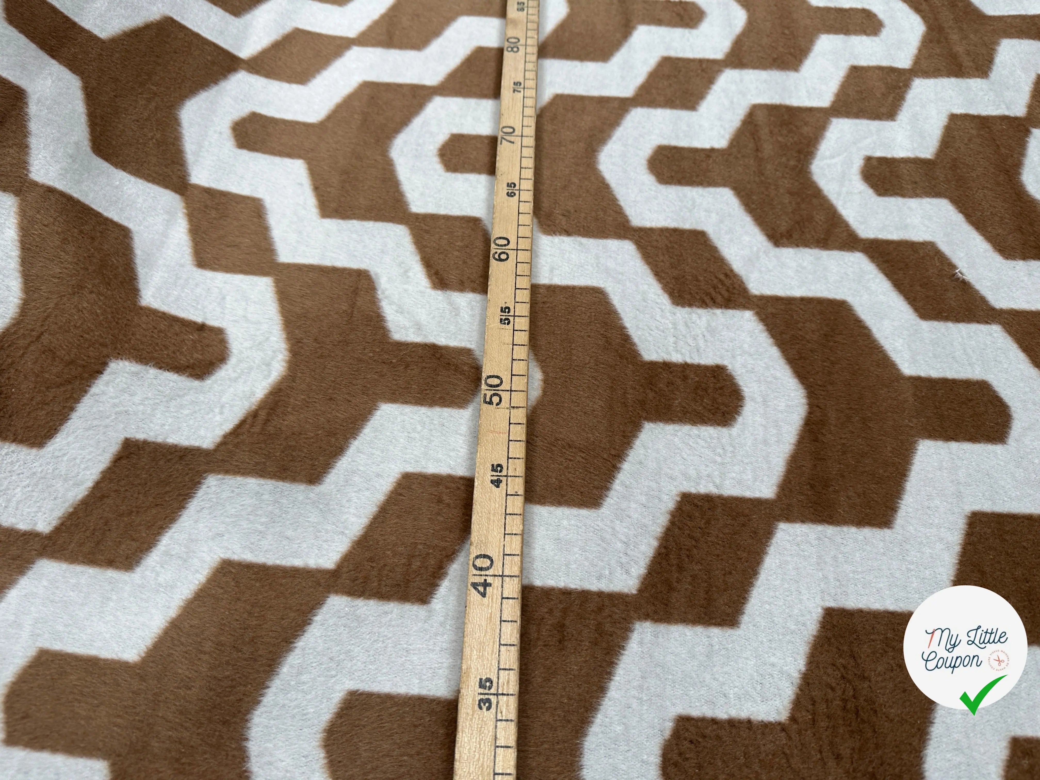 LAINAGE POLYESTER DUVETEUX GRAPHIQUE CAMEL - My Little Coupon
