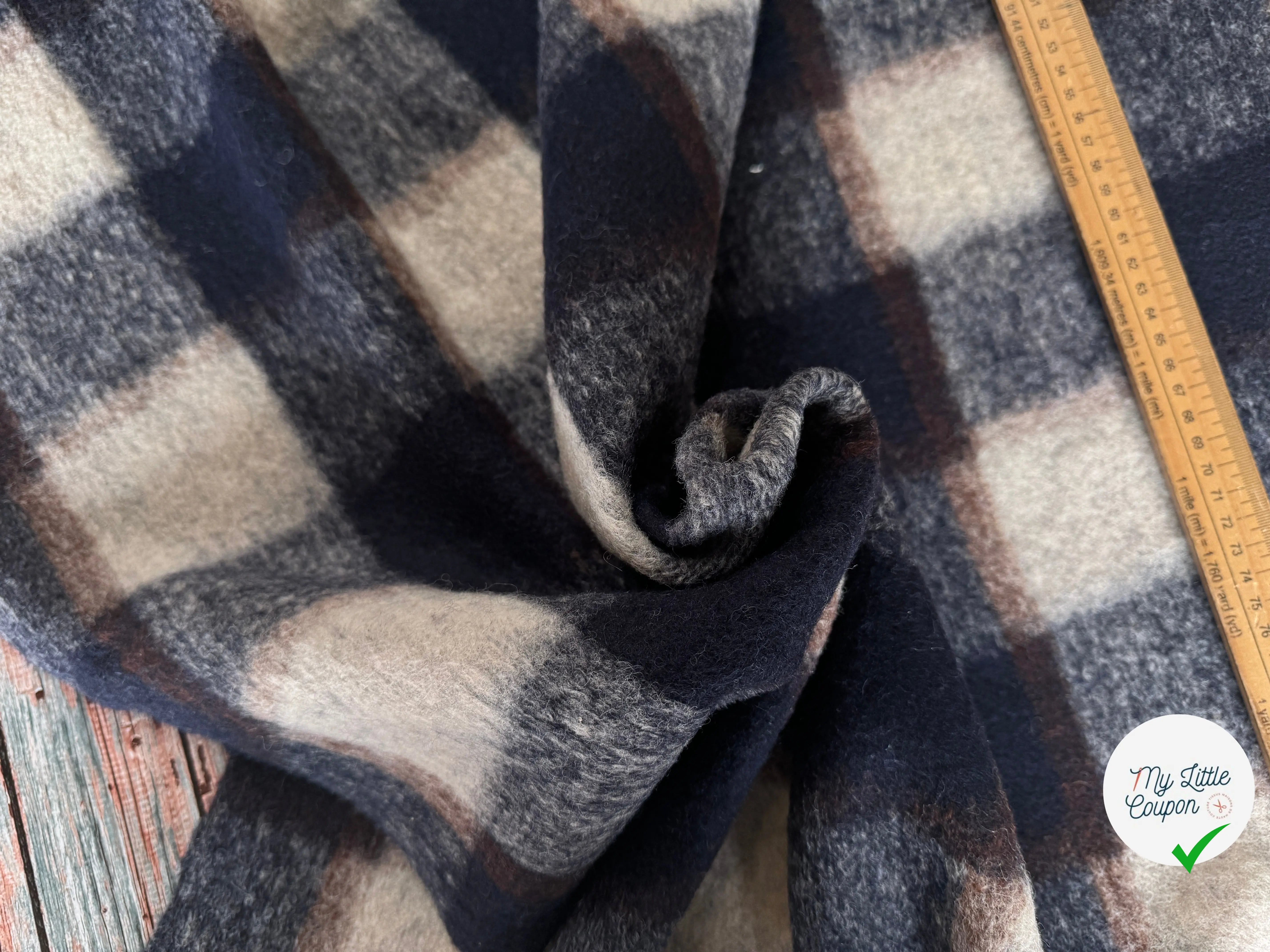 LAINAGE STRETCH BOUCLETTE CARREAUX CREME BLEU - My Little Coupon