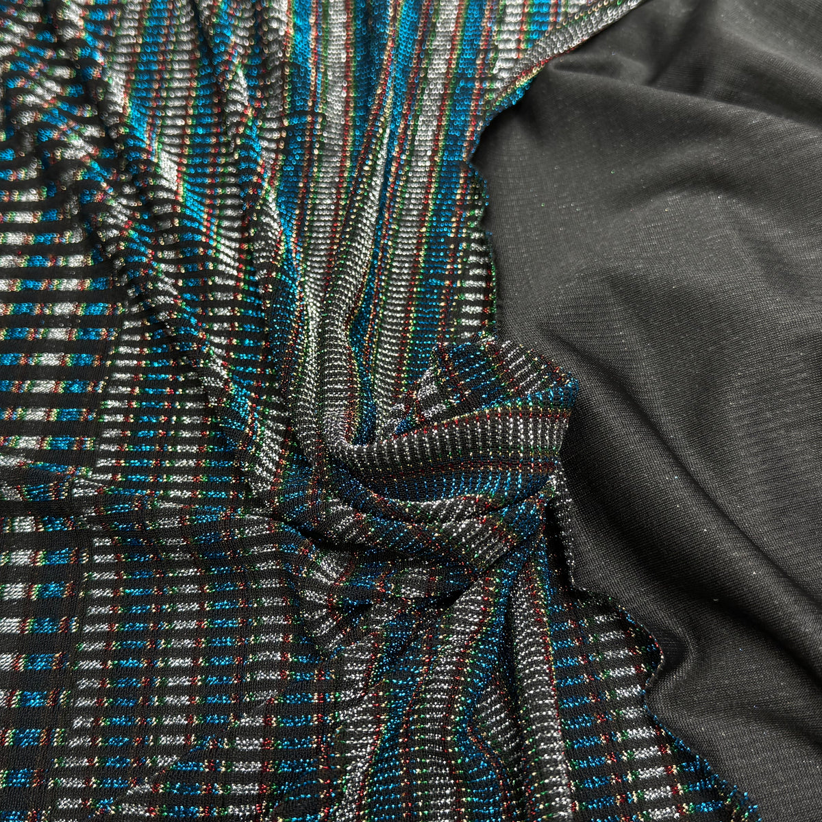MAILLE FÊTE ULTRA STRETCH BRILLANT POLY INTERLOCK TURQUOISE/RED - My Little Coupon