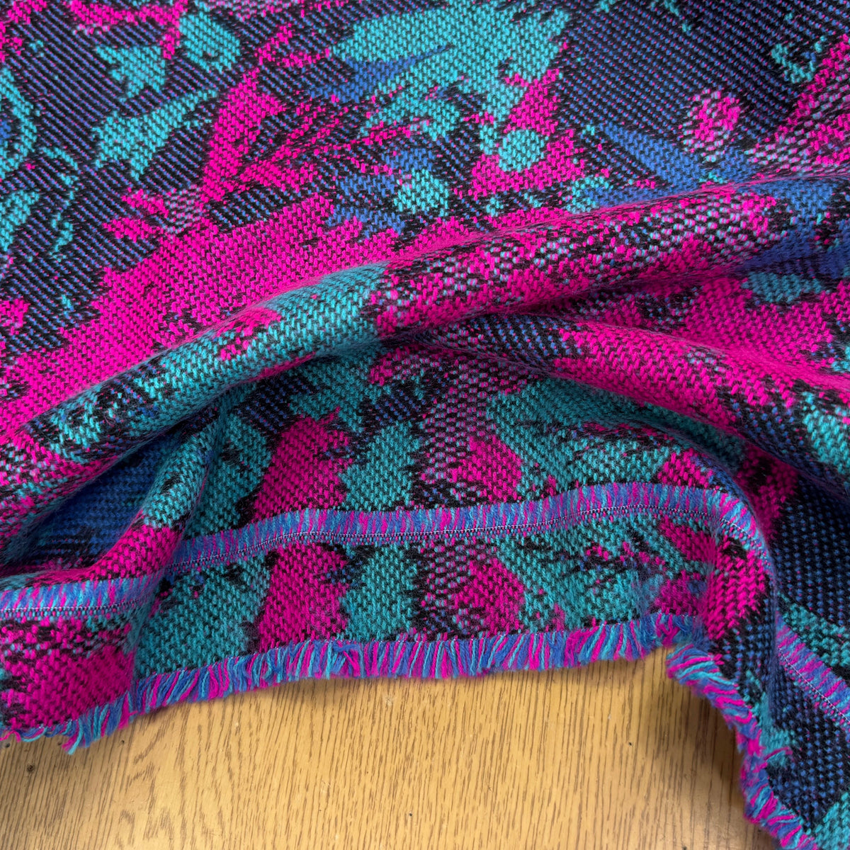 MAILLE GRATTÉE JACQUARD FLEURS FUCHSIA ET TURQUOISE - My Little Coupon