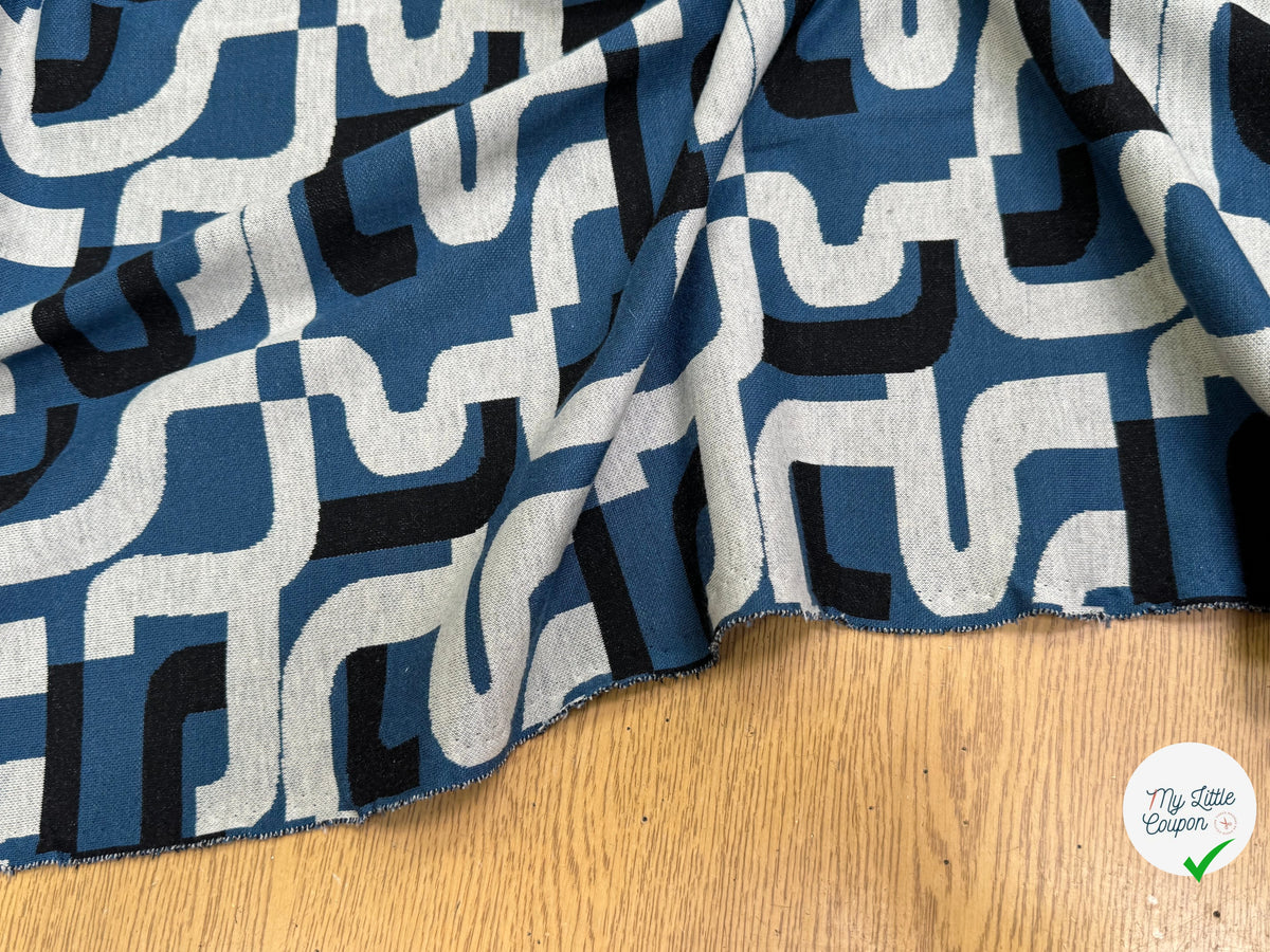 MAILLE JACQUARD ESPRIT MILANO MOTIF CALLIGRAPHIE BLEU MARINE ET BLANC - My Little Coupon