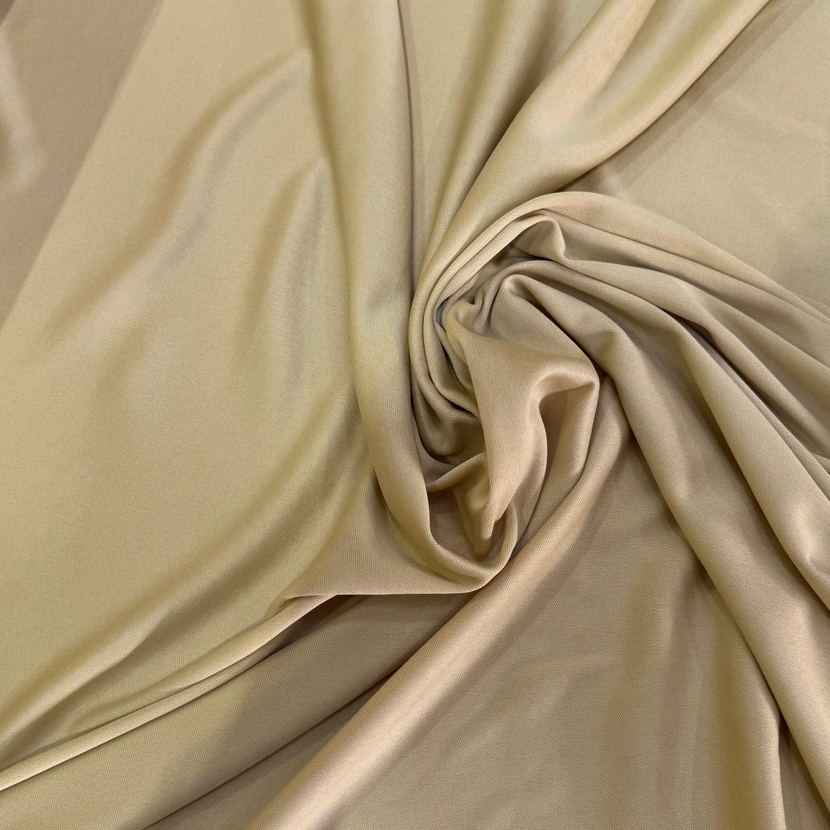 MAILLE LÉGÈRE BEIGE TAUPE 100% POLYAMIDE TOUCHER AGRÉABLE - My Little Coupon