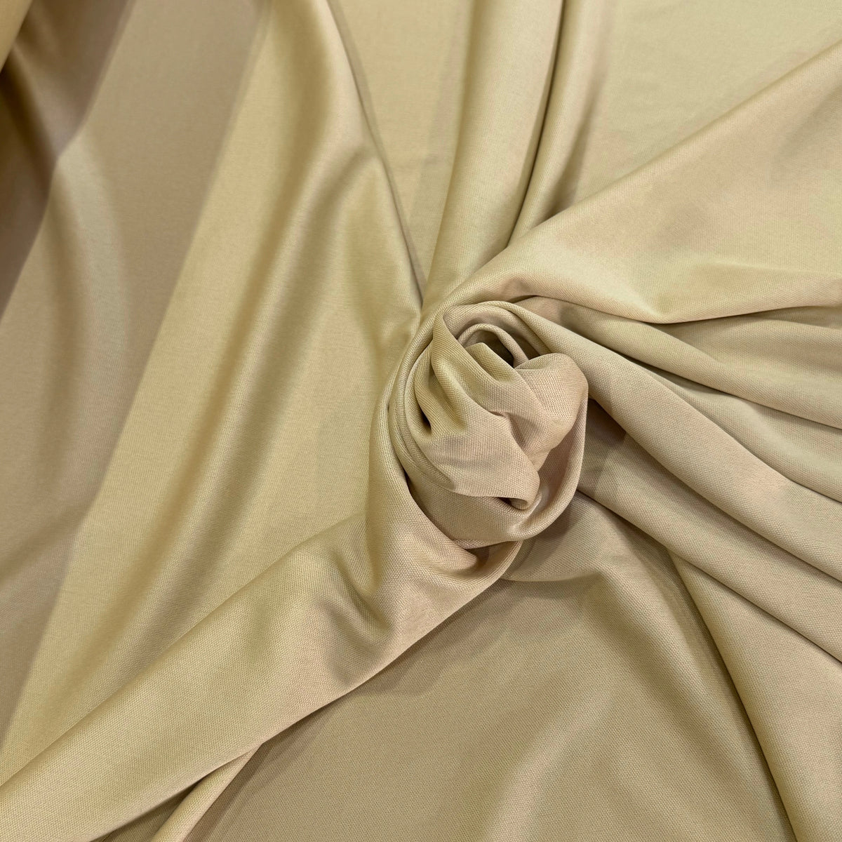 MAILLE LÉGÈRE BEIGE TAUPE 100% POLYAMIDE TOUCHER AGRÉABLE - My Little Coupon