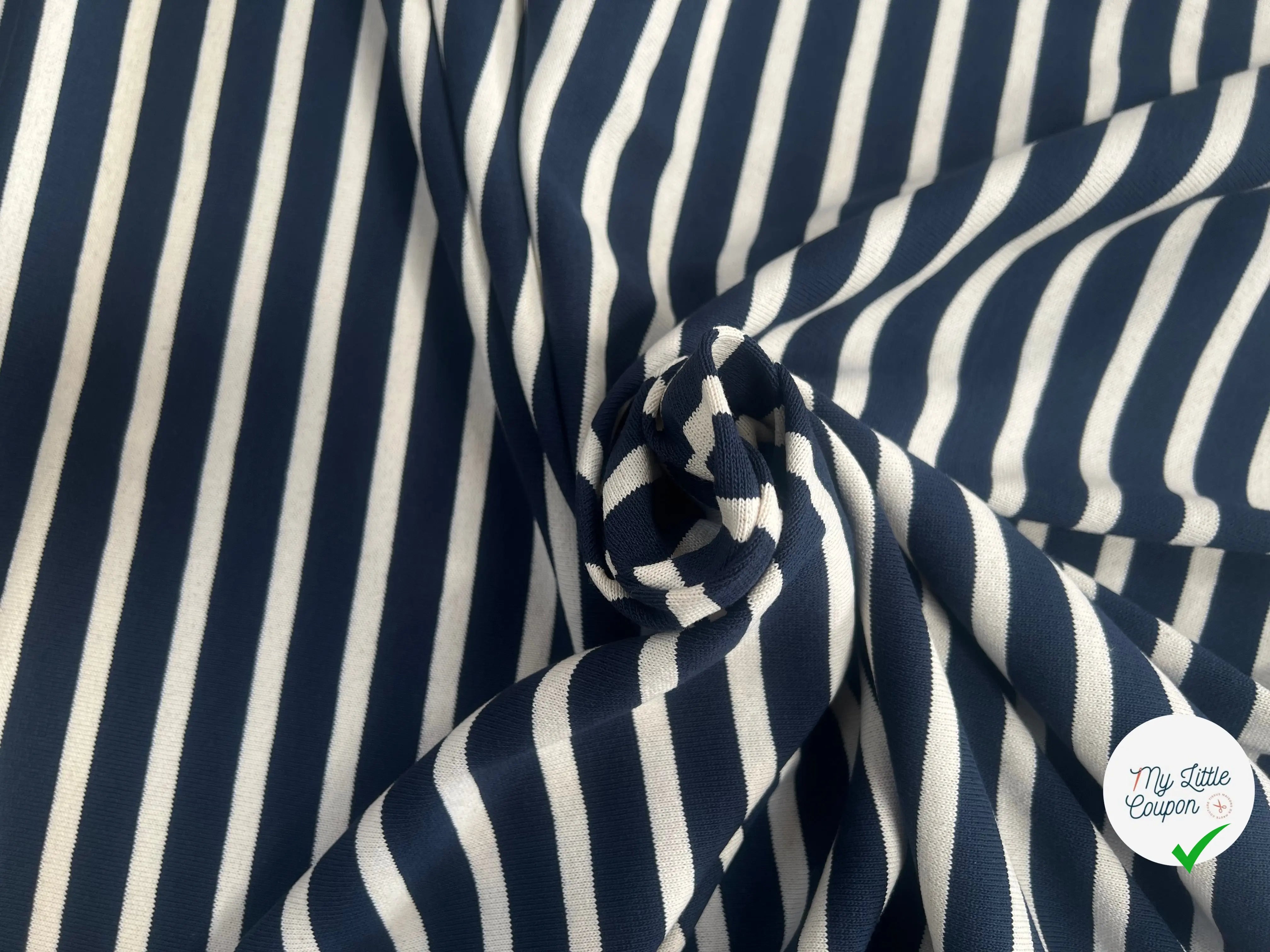 MAILLE LOURDE MARINIÈRE BLEU MARINE RAYURES CRÈME - My Little Coupon