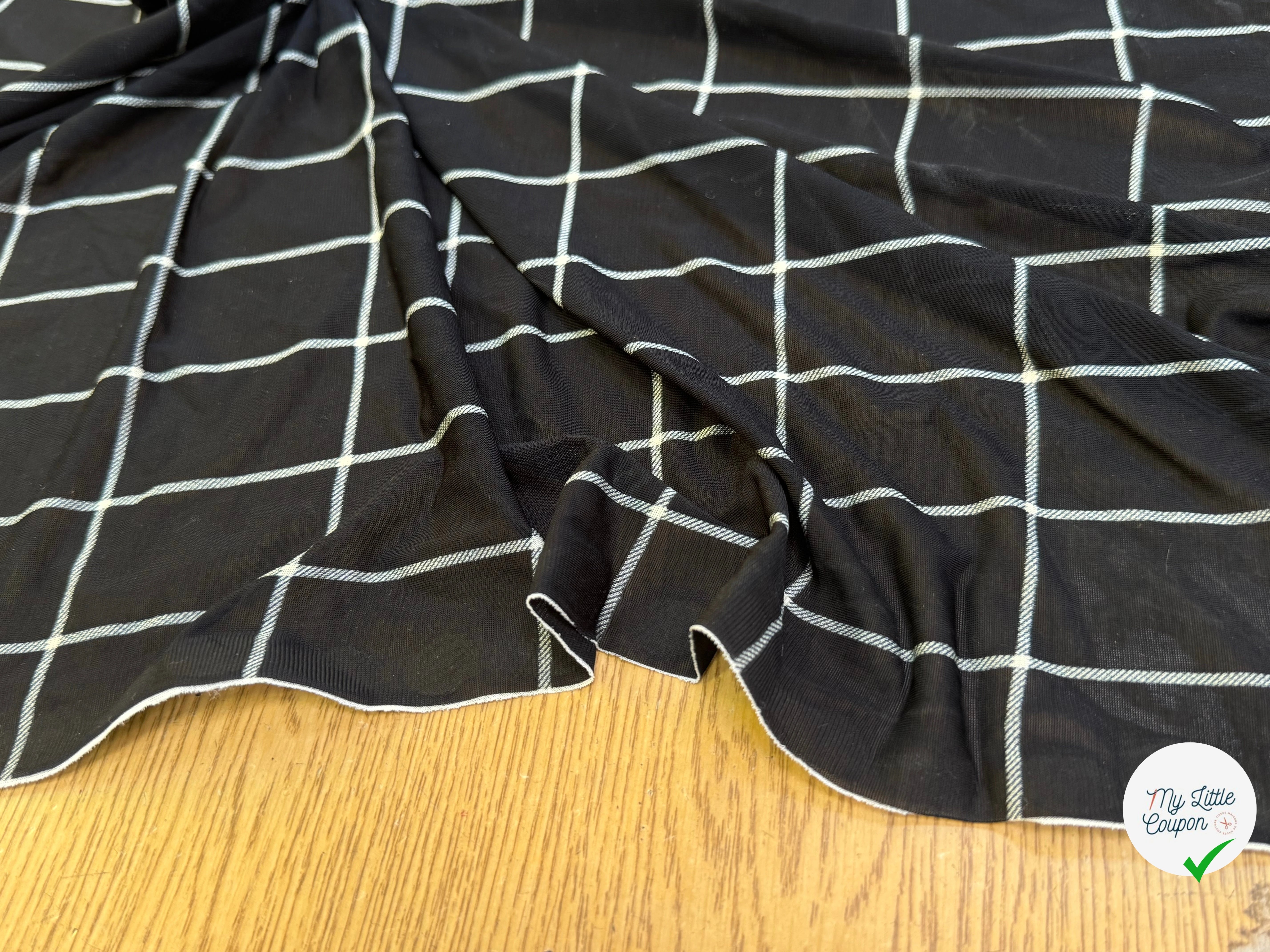 MAILLE VISCOSE FINE ET FLUIDE NOIR À CARREAUX - My Little Coupon