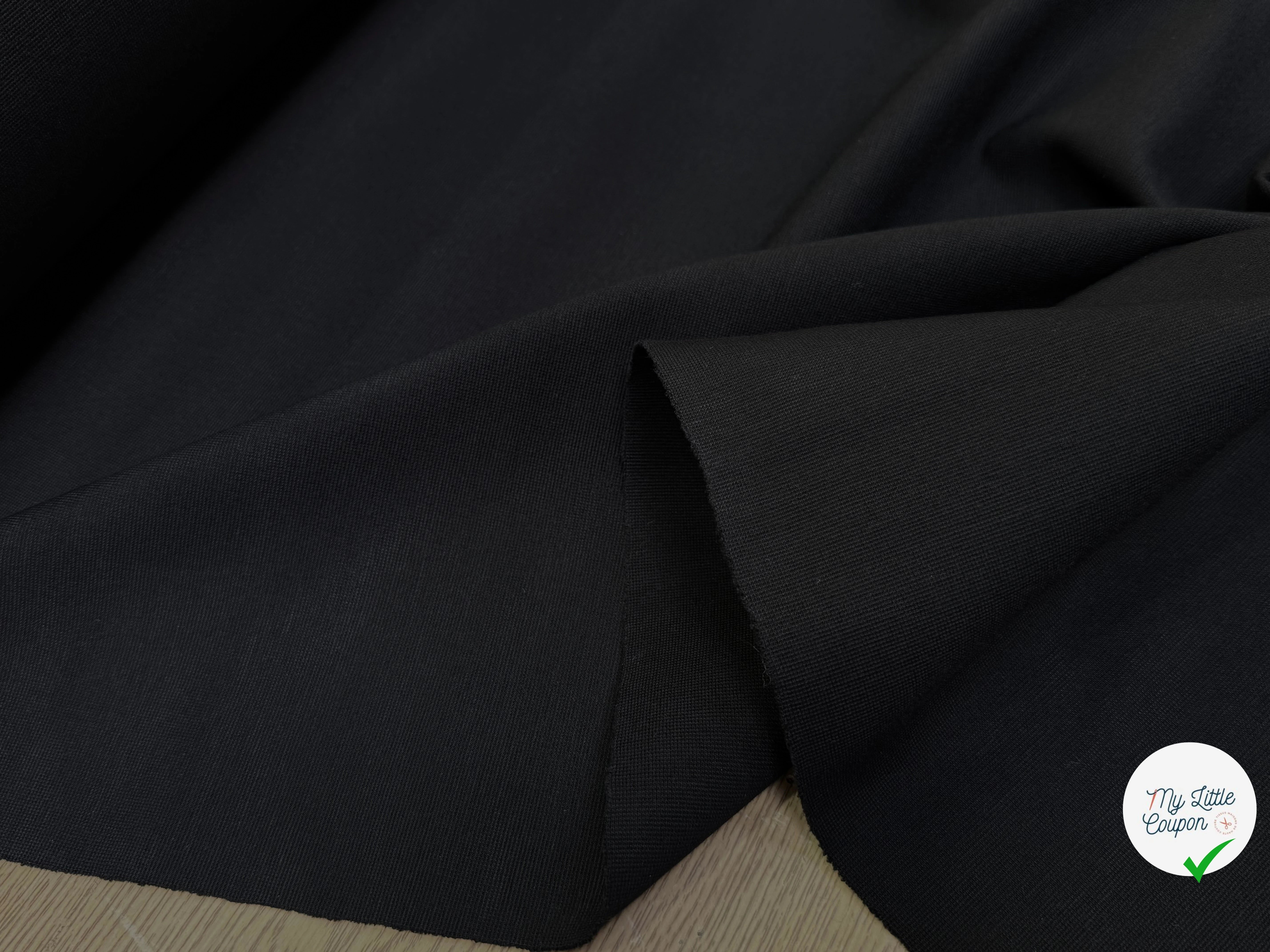 MAILLE VISCOSE LOURDE NOIR ULTRA STRETCH 85% VISCOSE - My Little Coupon