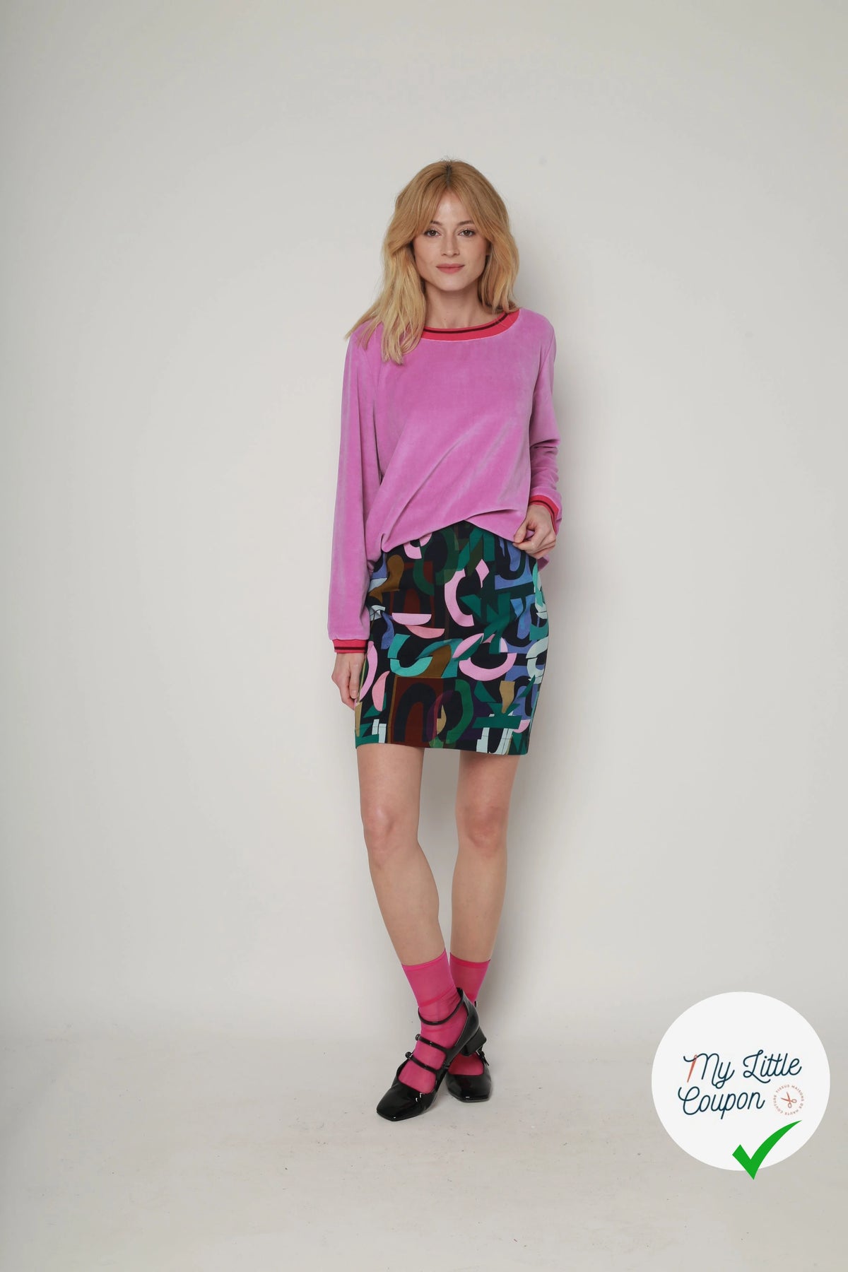 MAILLE VISCOSE STRETCH IMPRIMÉ ALPHABET MULTICOLORE - My Little Coupon