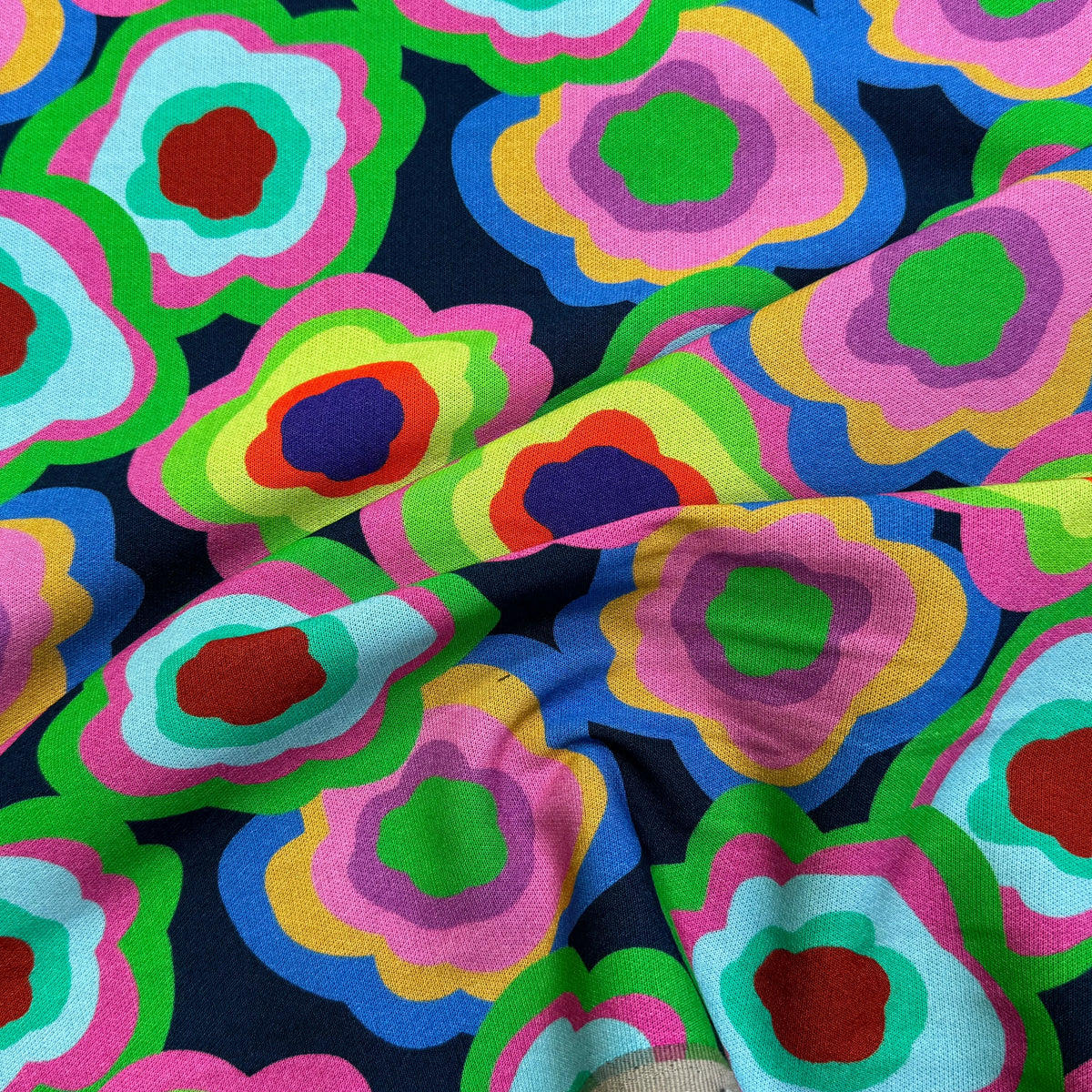 MAILLE VISCOSE STRETCH IMPRIMÉ FLEURS PSYCHÉDÉLIQUES MISTERY FLOWER POWER - My Little Coupon