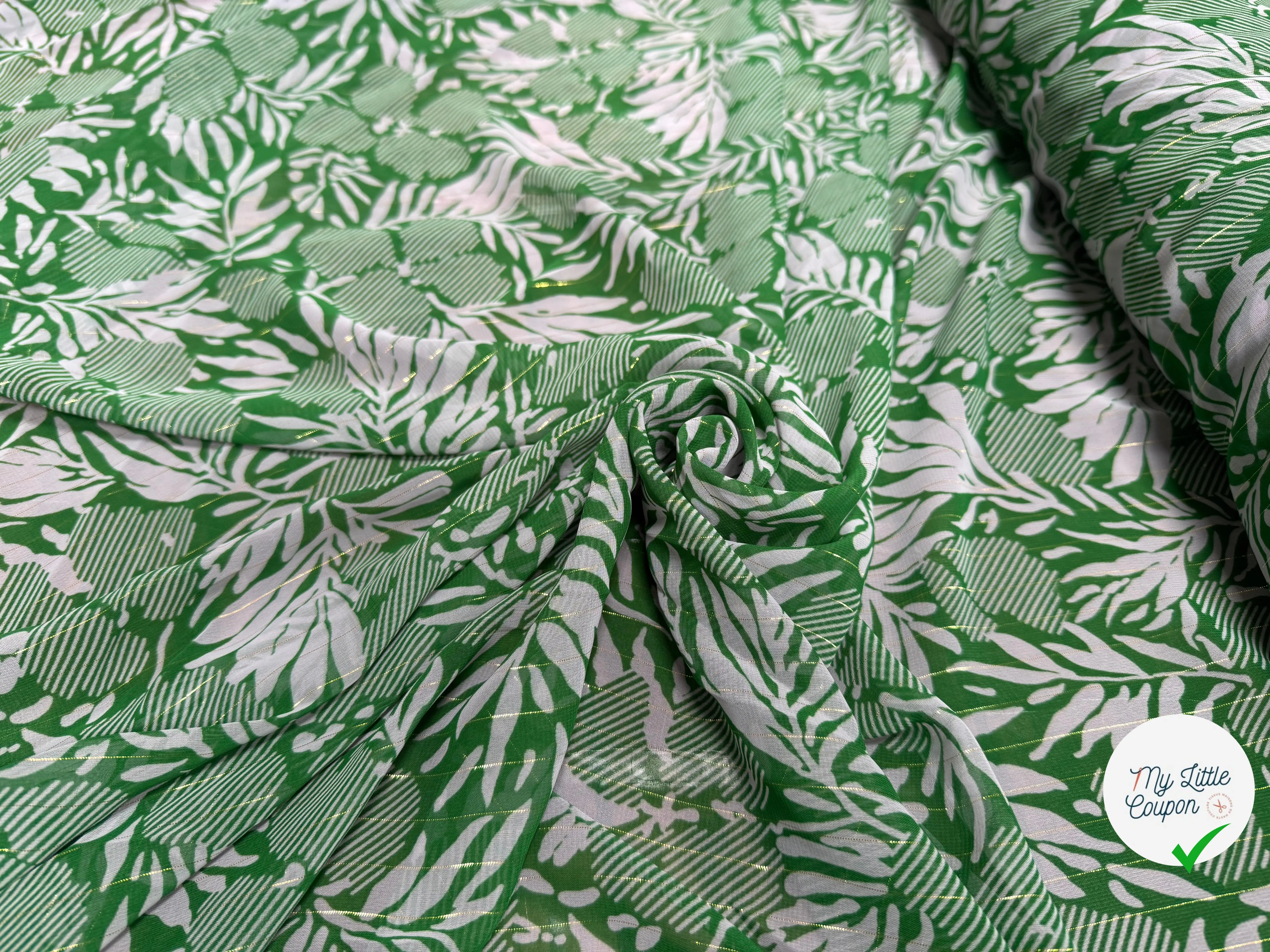 MOUSSELINE MOTIF FEUILLAGES VERT 100% POLYESTER - My Little Coupon