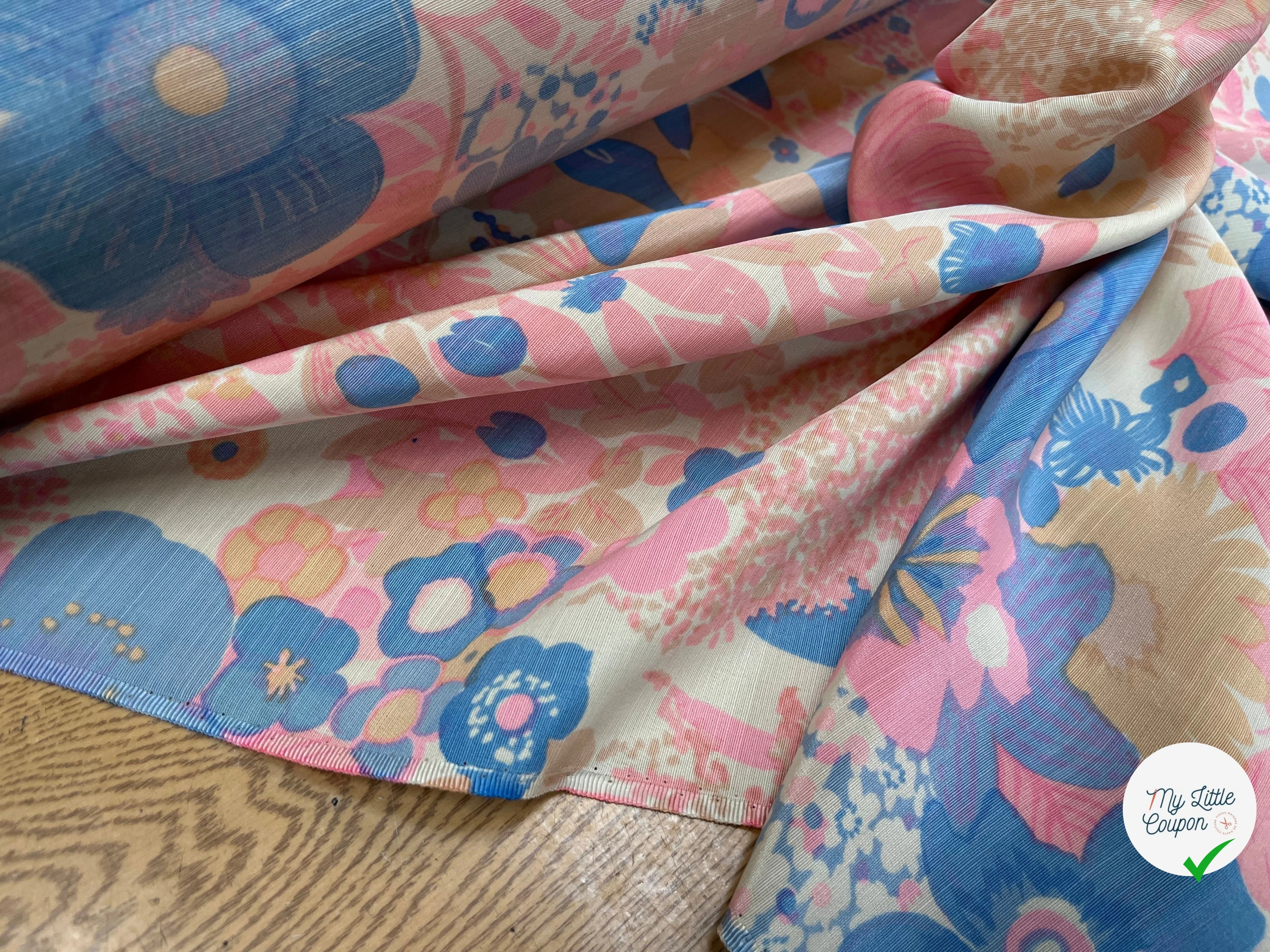 OTTOMAN LAINE VISCOSE FOND BEIGE MOTIF FLEURS ROSE BLEU 95CM - My Little Coupon