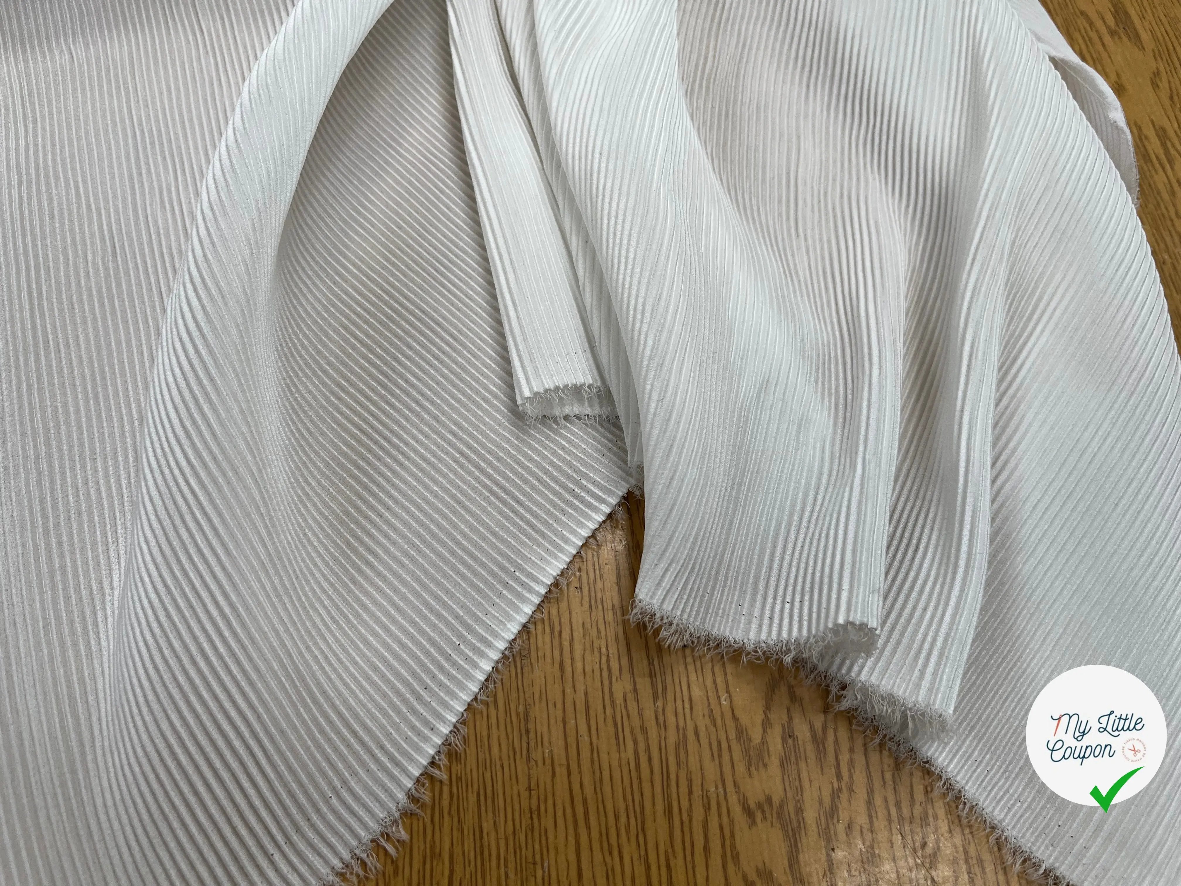 OTTOMAN ULTRA STRECH BLANC CASSÉ - My Little Coupon