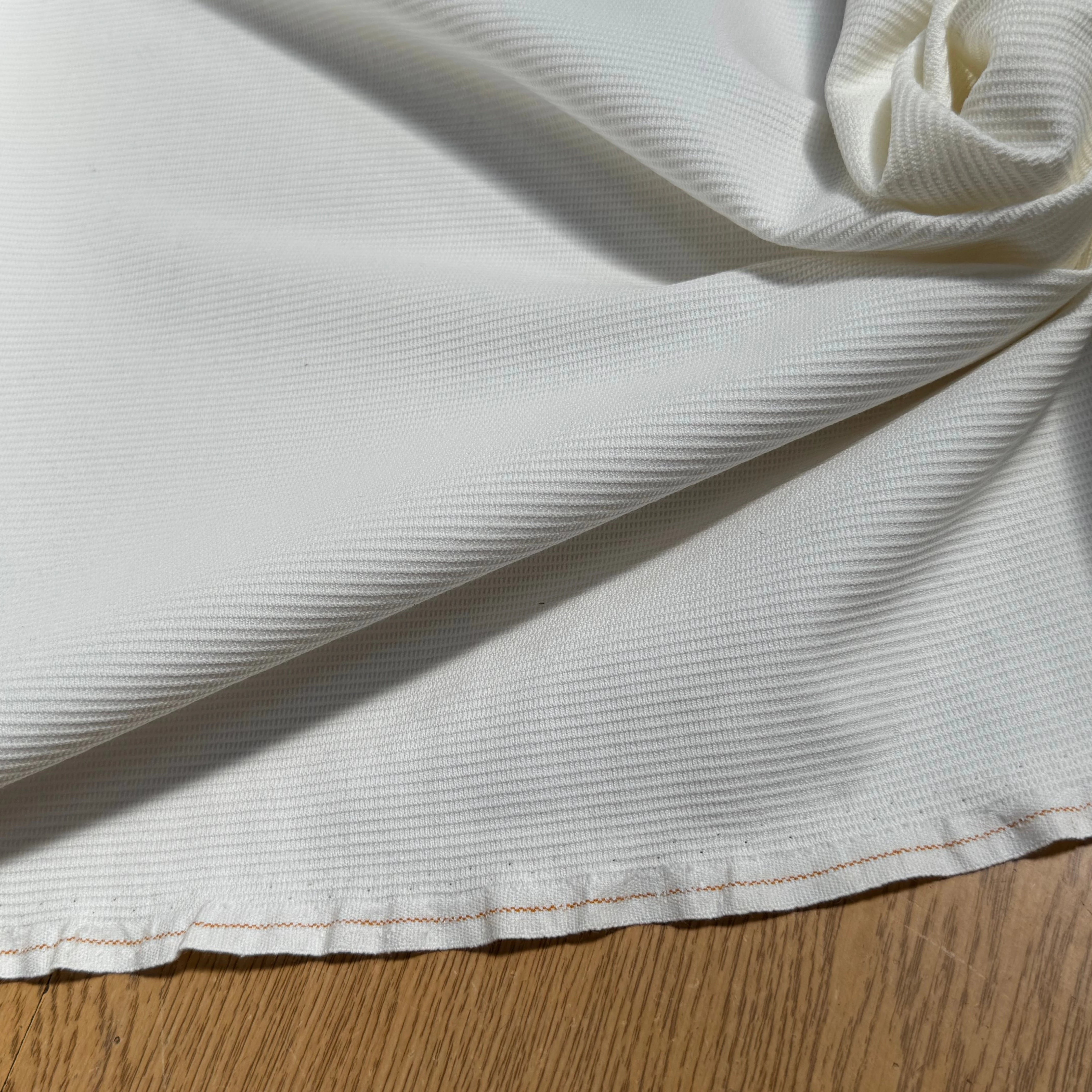 PIQUÉ COTON STRETCH BLANC CASSÉ PARFAITE TENUE - My Little Coupon