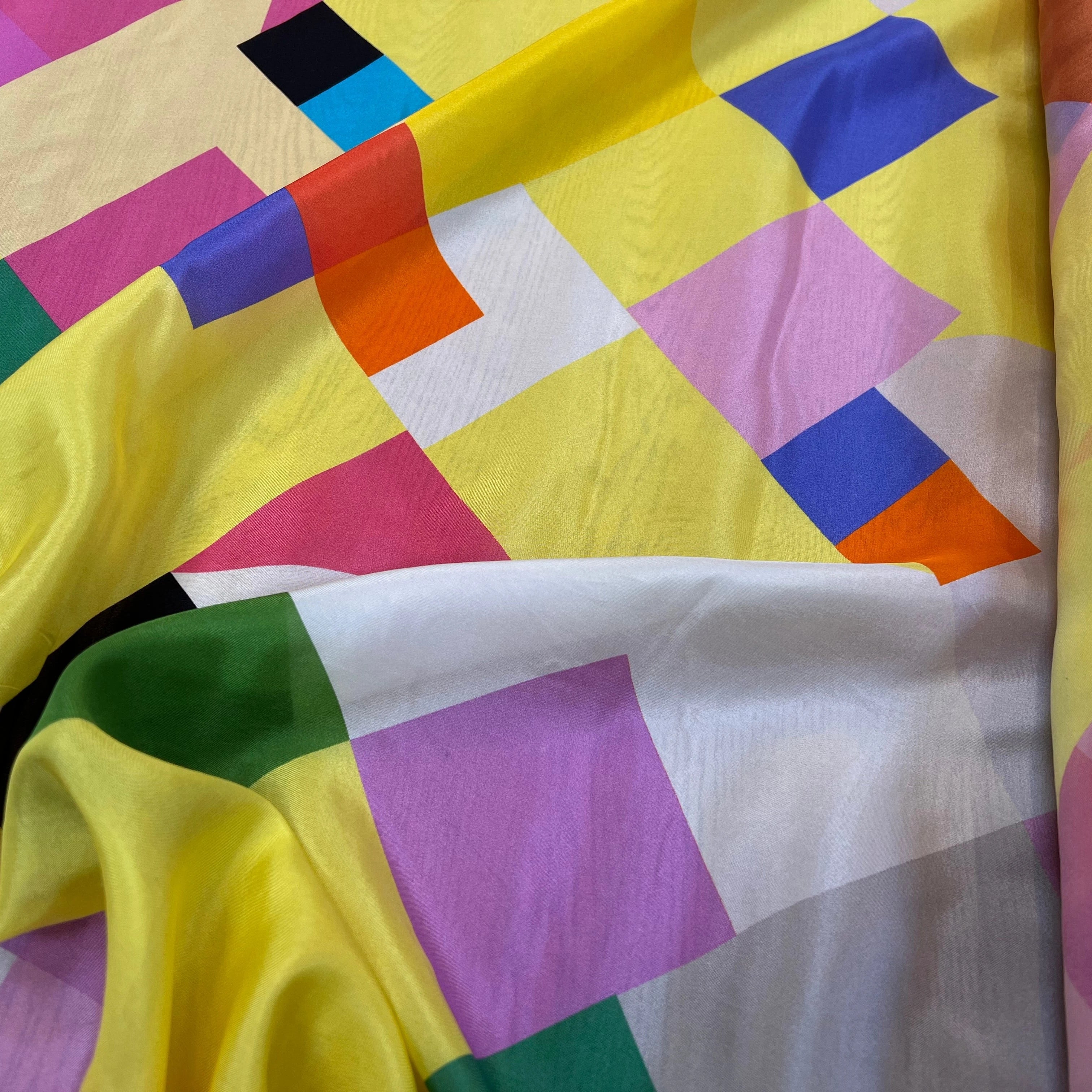 PONGÉ DE SOIE À MOTIF GÉOMETRIQUE MULTICOLORES 140CM - My Little Coupon