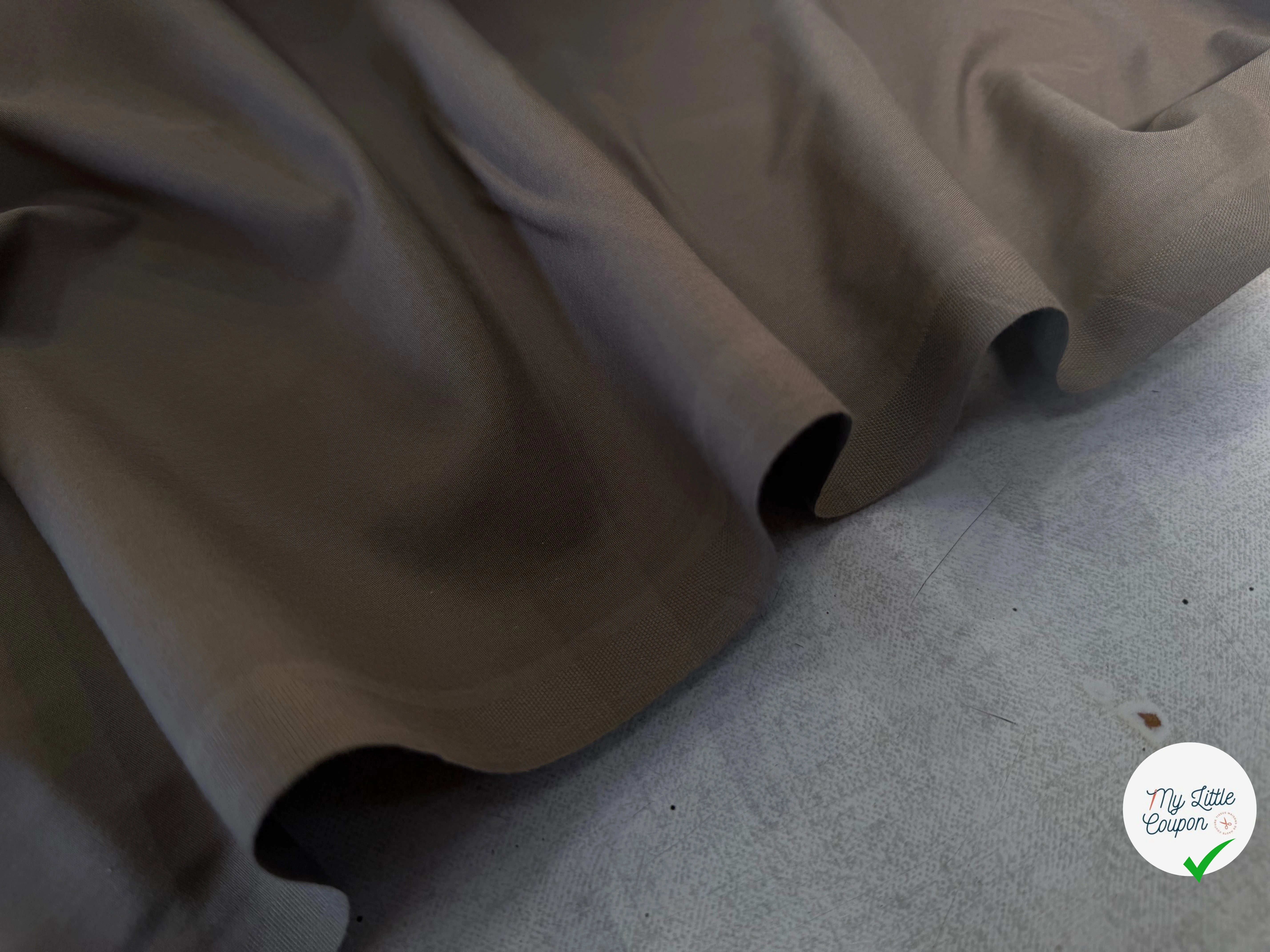 POPELINE COTON TAUPE LAIZE 150 - My Little Coupon