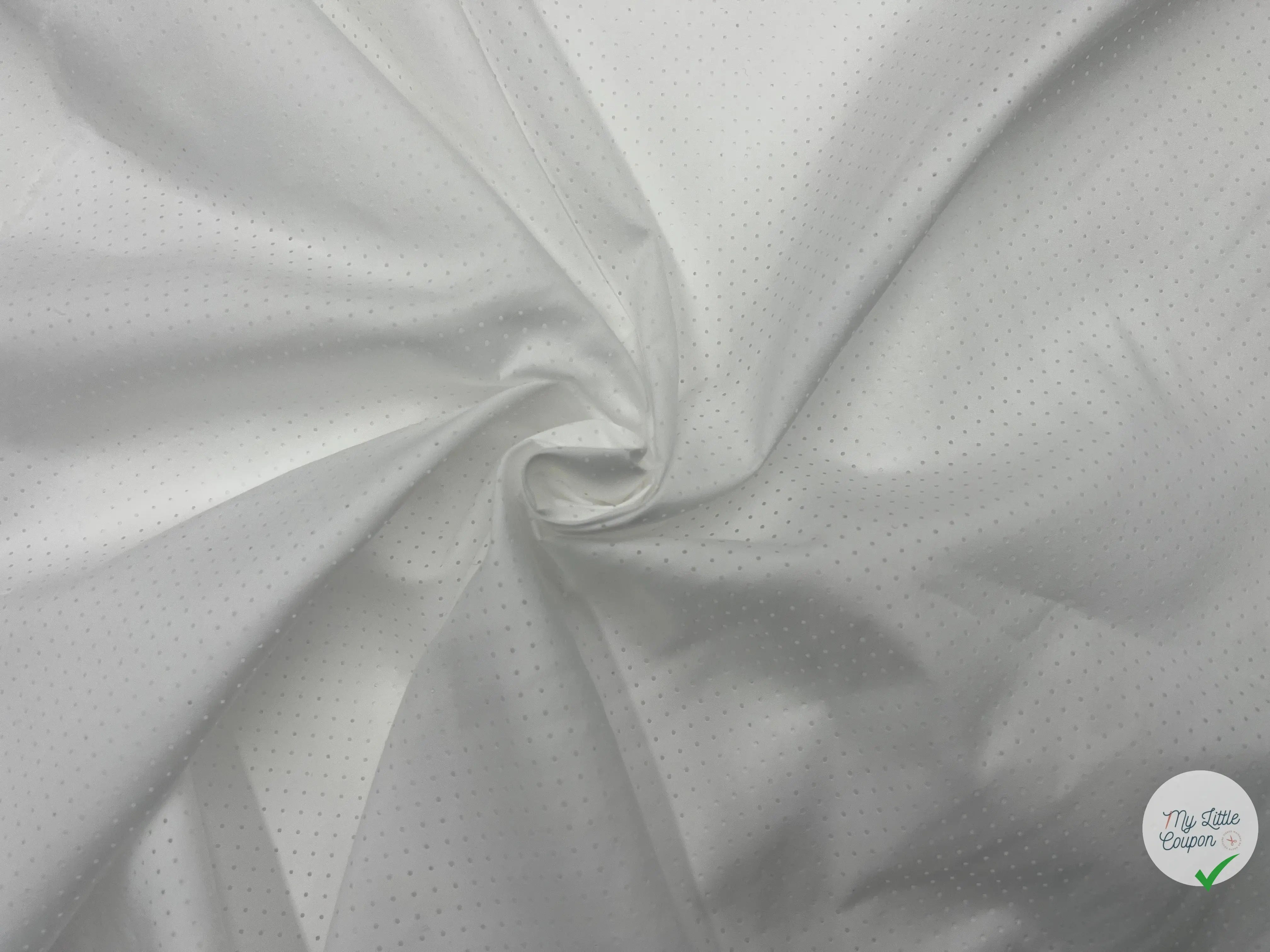 POPELINE DE COTON AJOURÉE DE PETITS POIS BLANC OPTIQUE - My Little Coupon - tissu - coudre