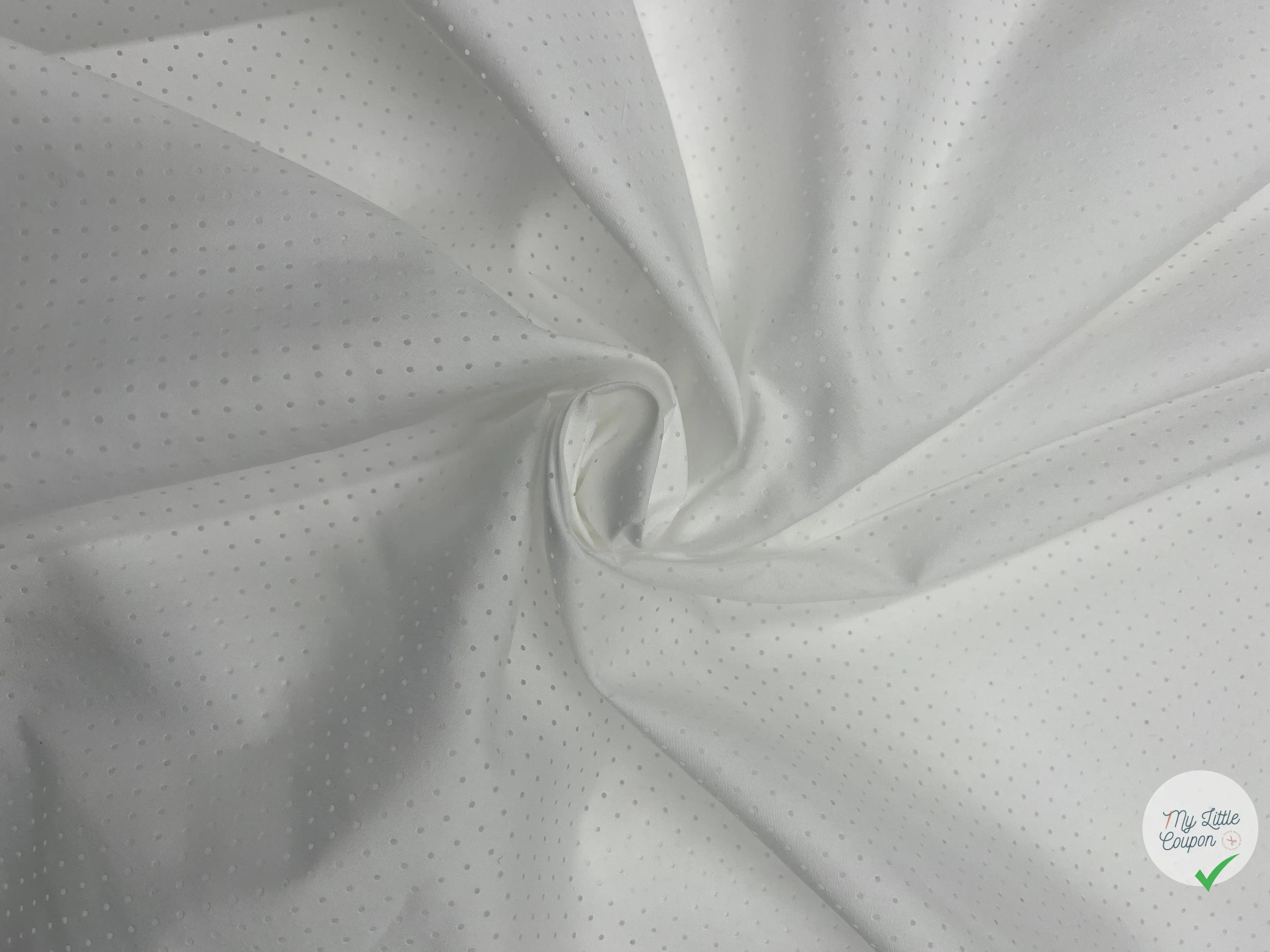POPELINE DE COTON AJOURÉE DE PETITS POIS BLANC OPTIQUE - My Little Coupon - tissu - coudre