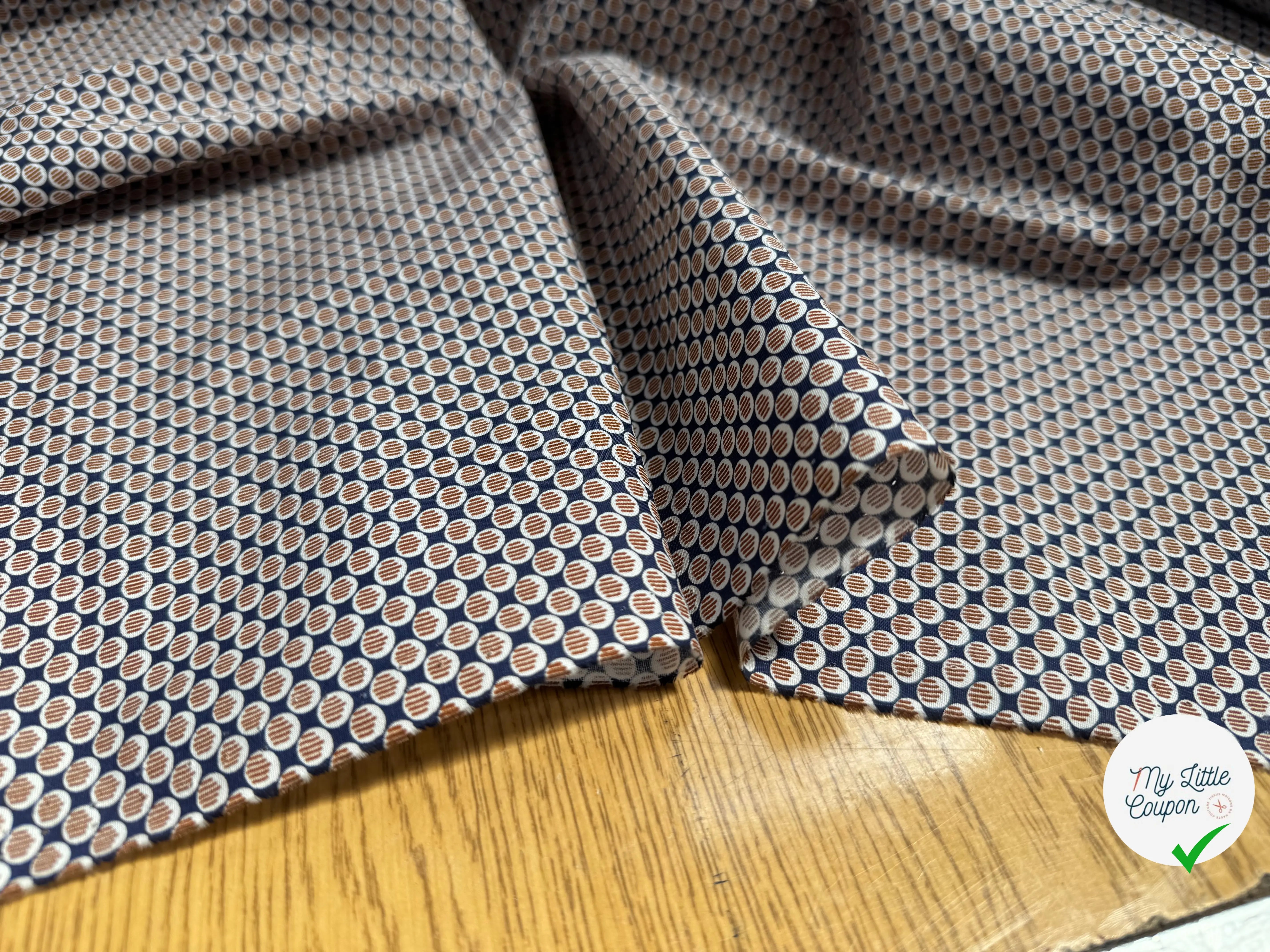POPELINE DE COTON BELLE TENUE MOTIFS CIRCULAIRE GEOMÉTRIQUE FOND BLEU - My Little Coupon