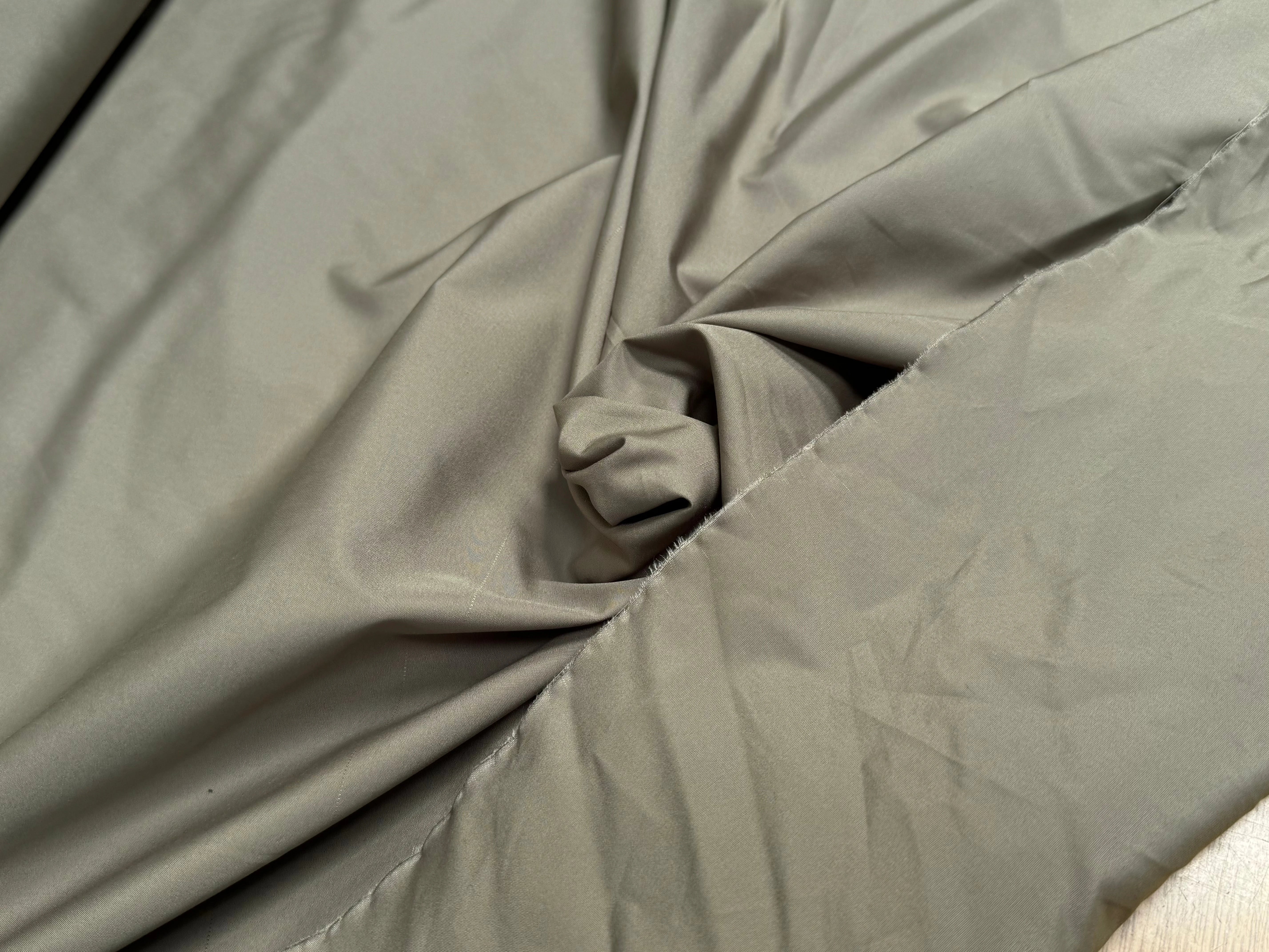 POPELINE DE COTON EFFET CRAQUANT BEIGE OLIVE - My Little Coupon
