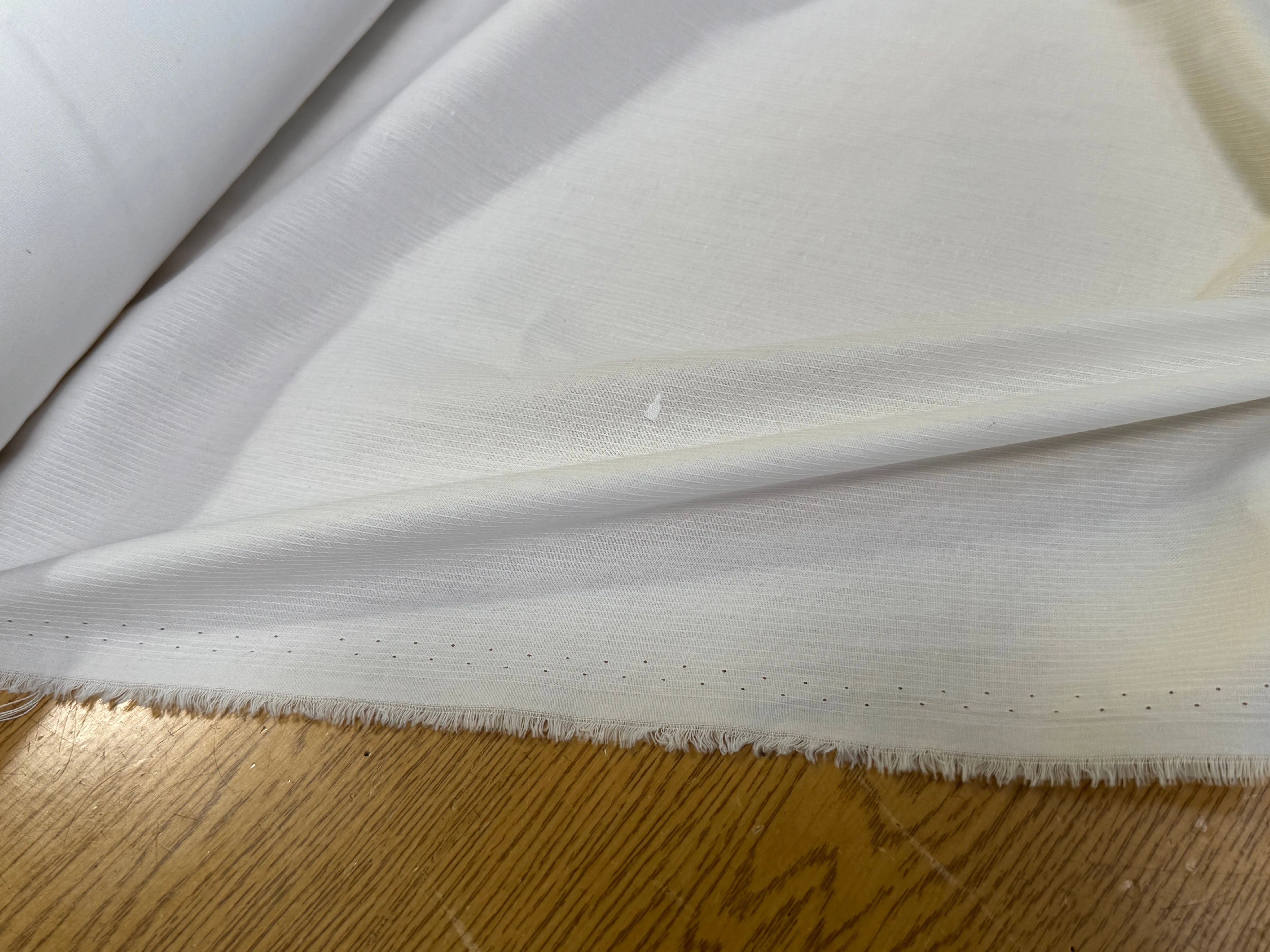 POPELINE DE COTON FINE RAYURES À FILS BLANC - My Little Coupon