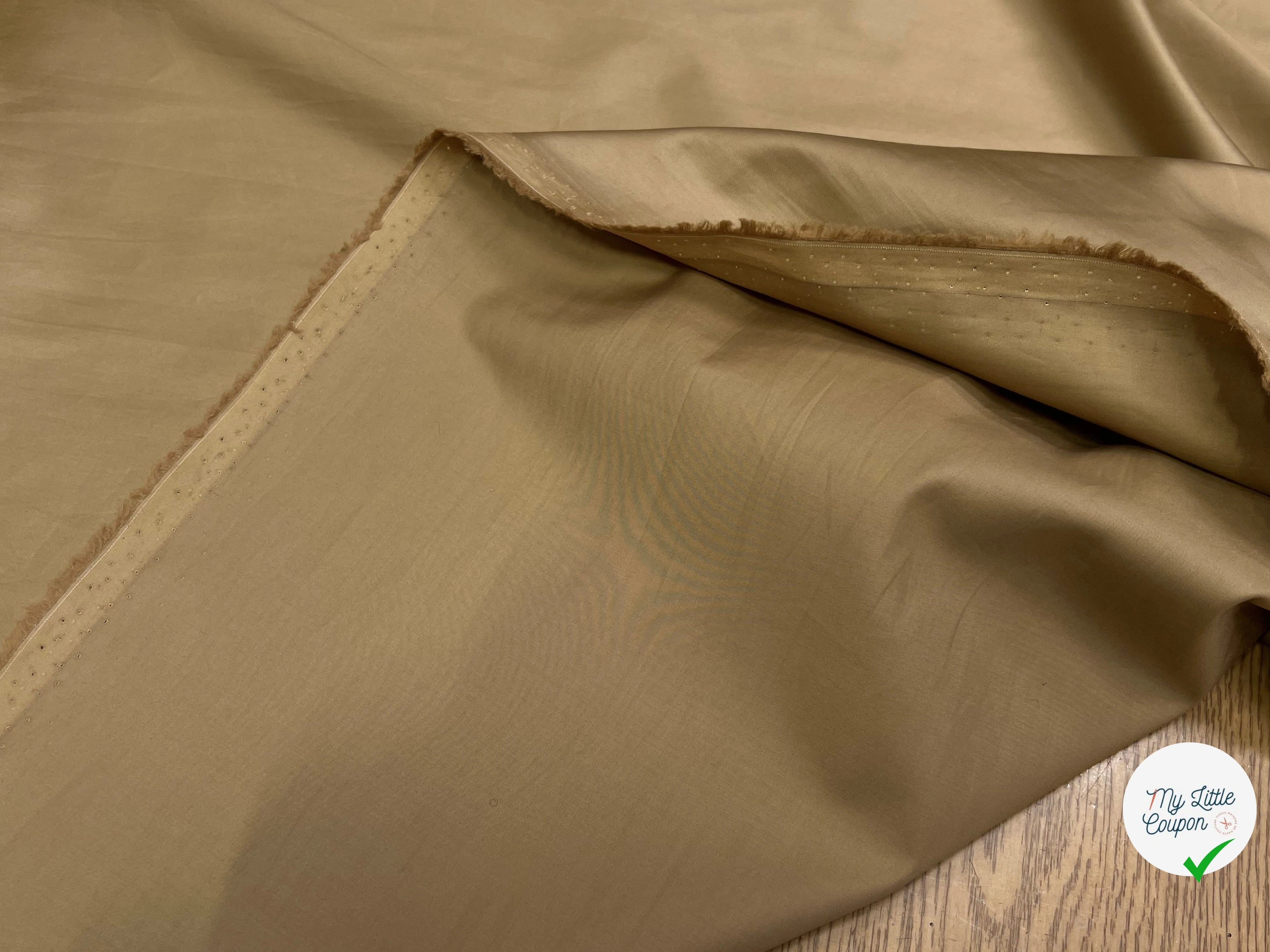 POPELINE DE COTON LISSE BEIGE LÉGÈREMENT SATINÉ FONCÉ 140CM - My Little Coupon