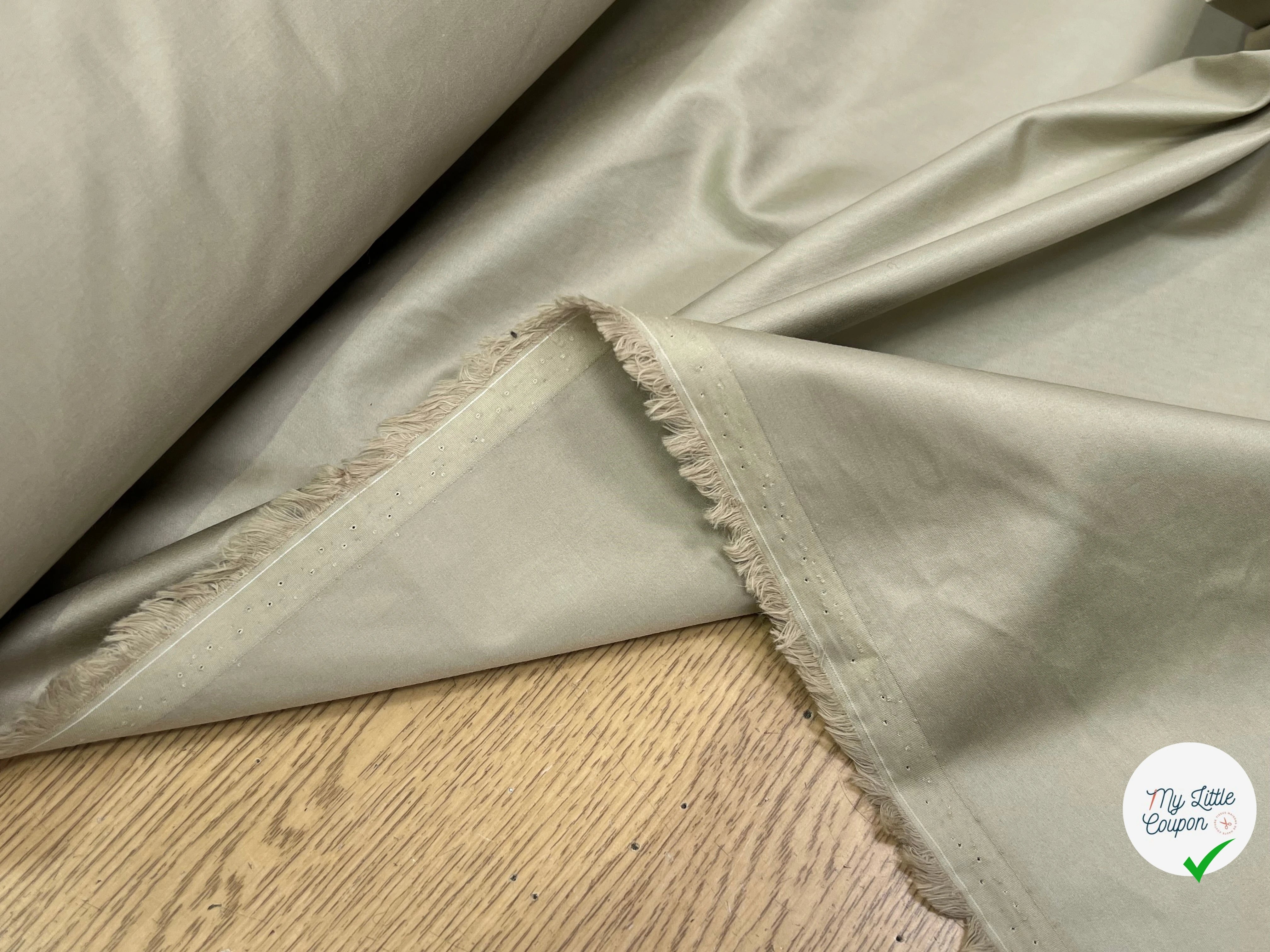 POPELINE DE COTON LISSE LÉGÈREMENT SATINÉ BEIGE CLAIR (SABLE) 140CM - My Little Coupon