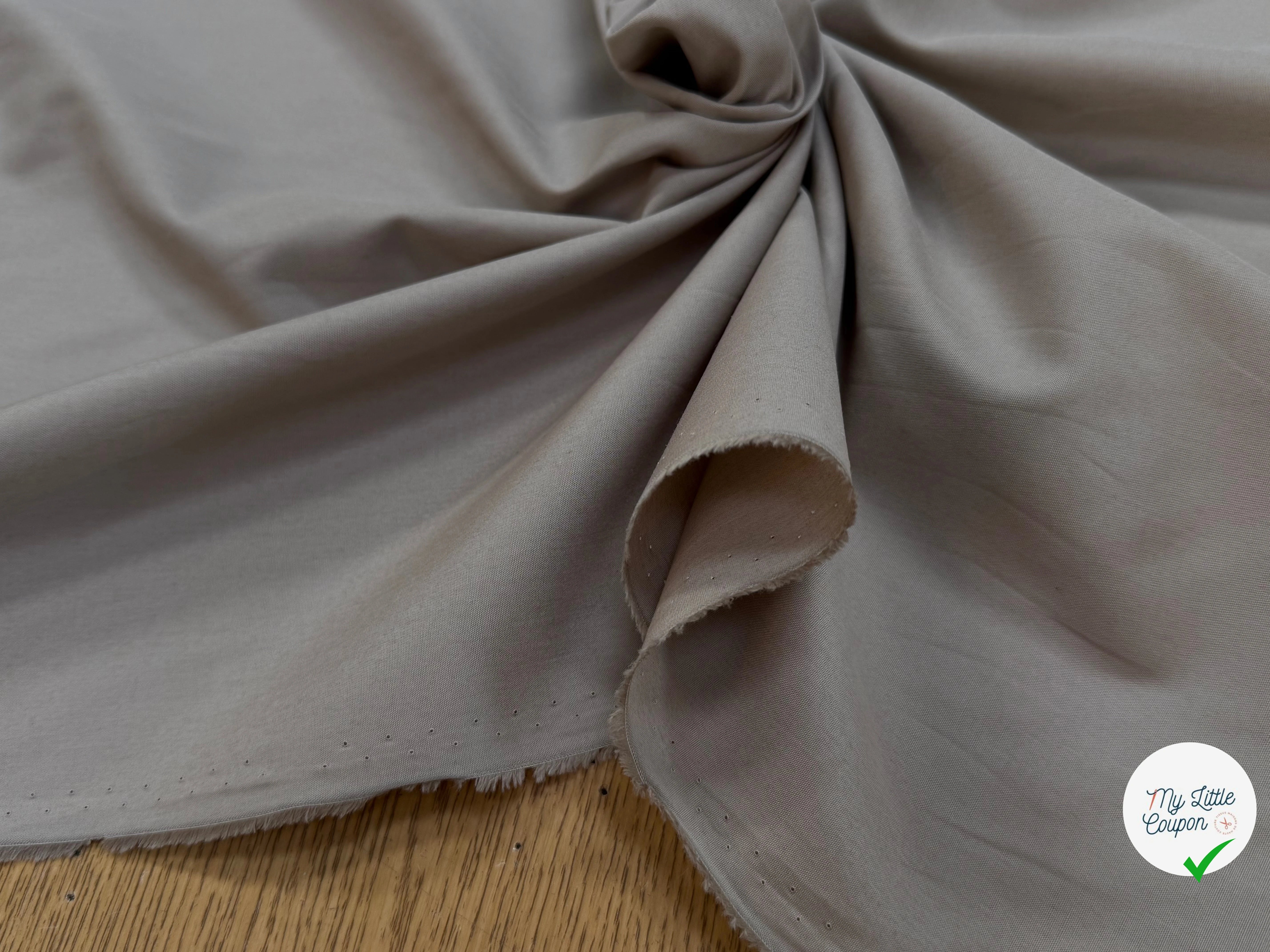 POPELINE DE COTON PRÉMIUM BEIGE TAUPE - My Little Coupon