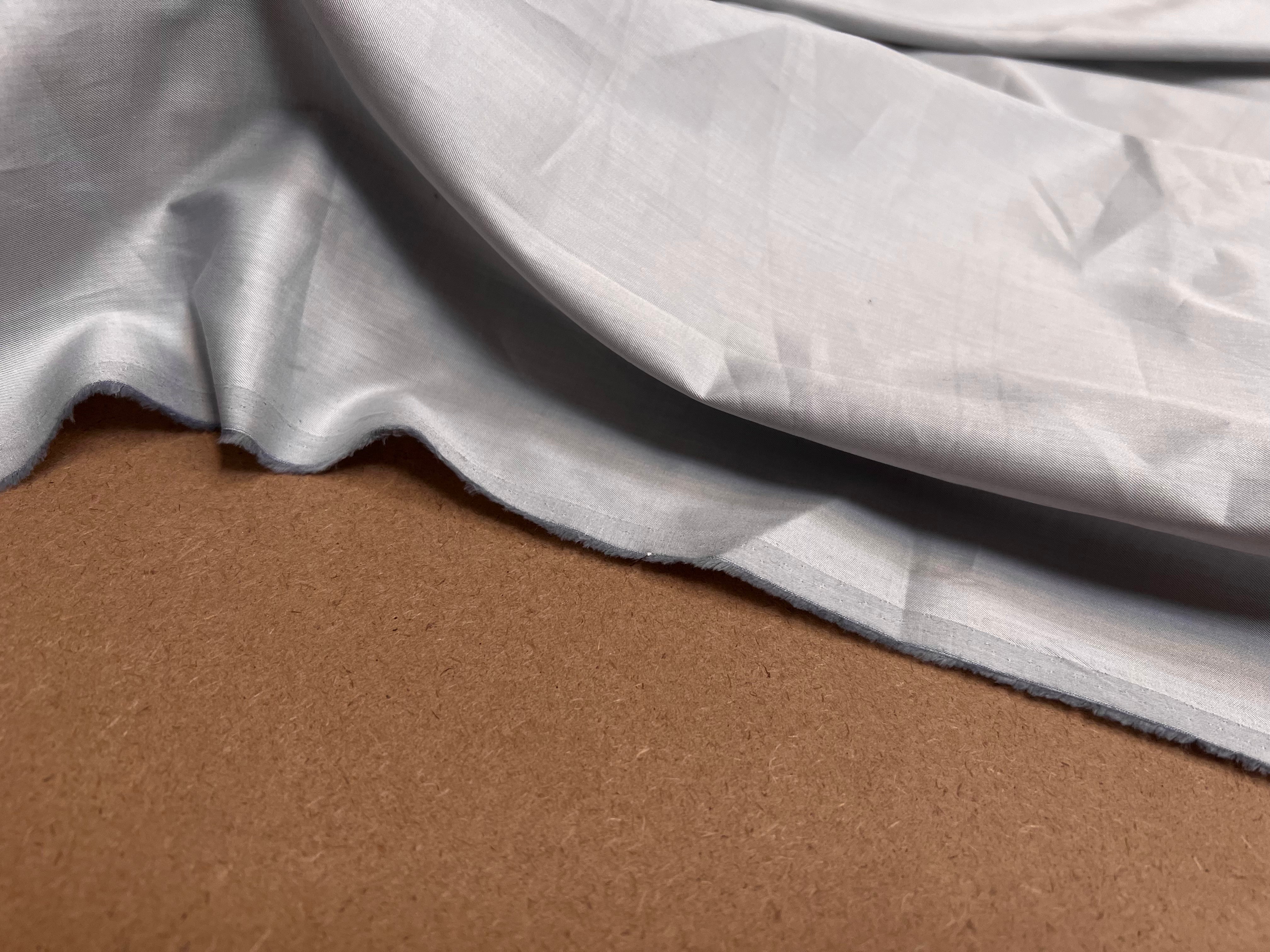 POPELINE DE COTON SATIN TESSITURA MONTI 1911 GRIS BLEUTÉ - My Little Coupon