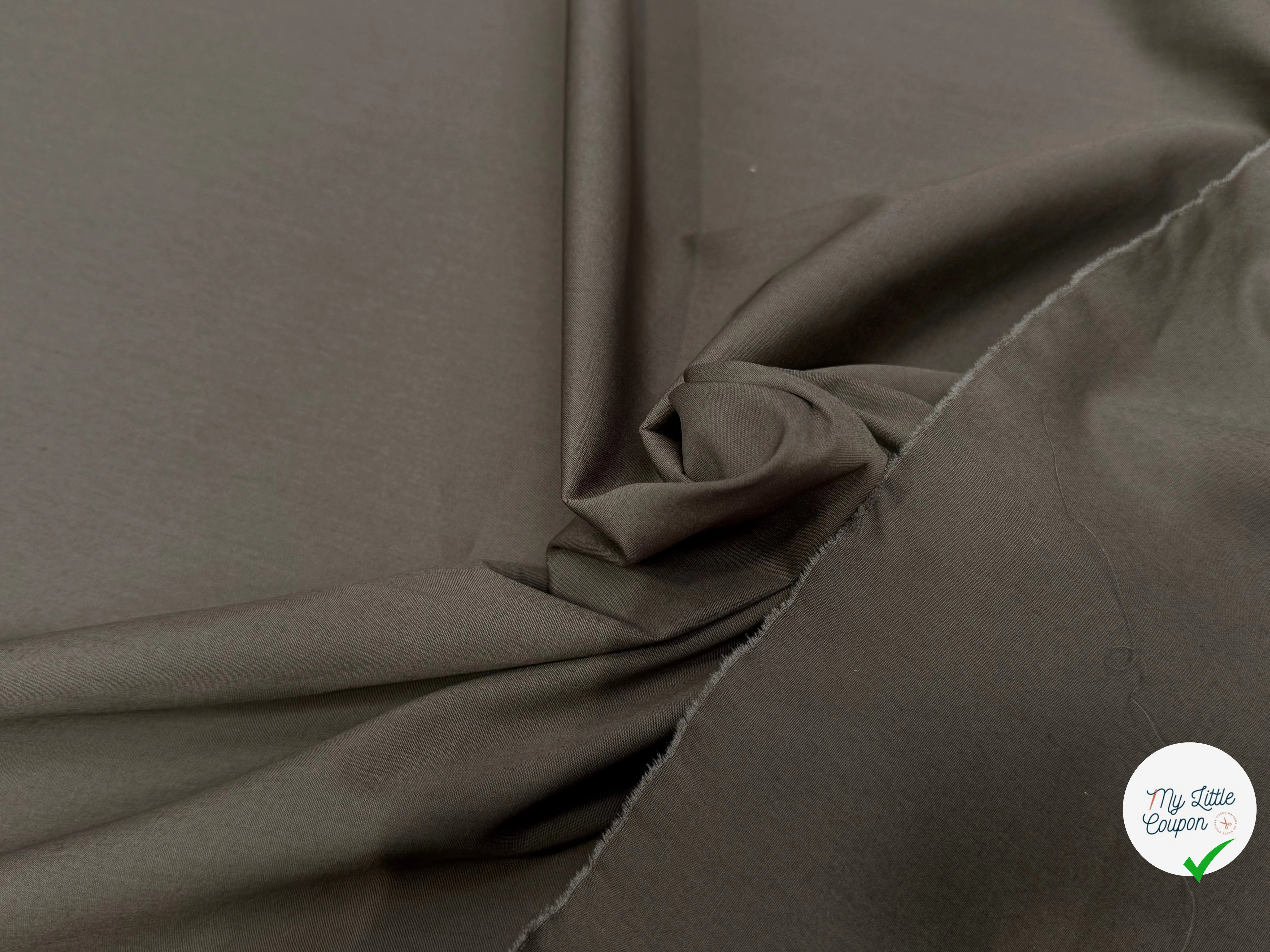 POPELINE DE COTON STRETCH SUBLIME GRIS KAKI ÉFFET CRAQUANT - My Little Coupon