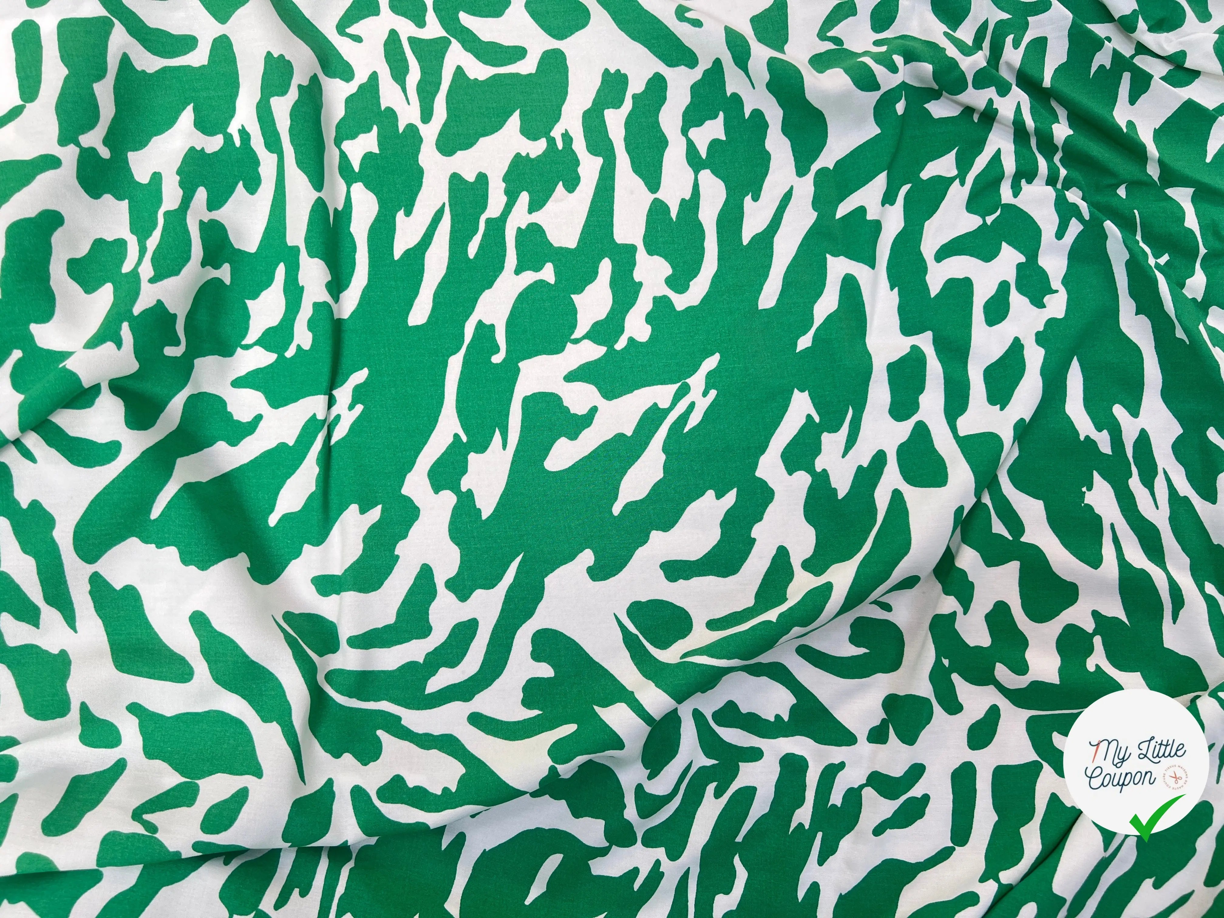 POPELINE DE VISCOSE TISSU IMPRIMÉ CAMOUFLAGE VERT - My Little Coupon