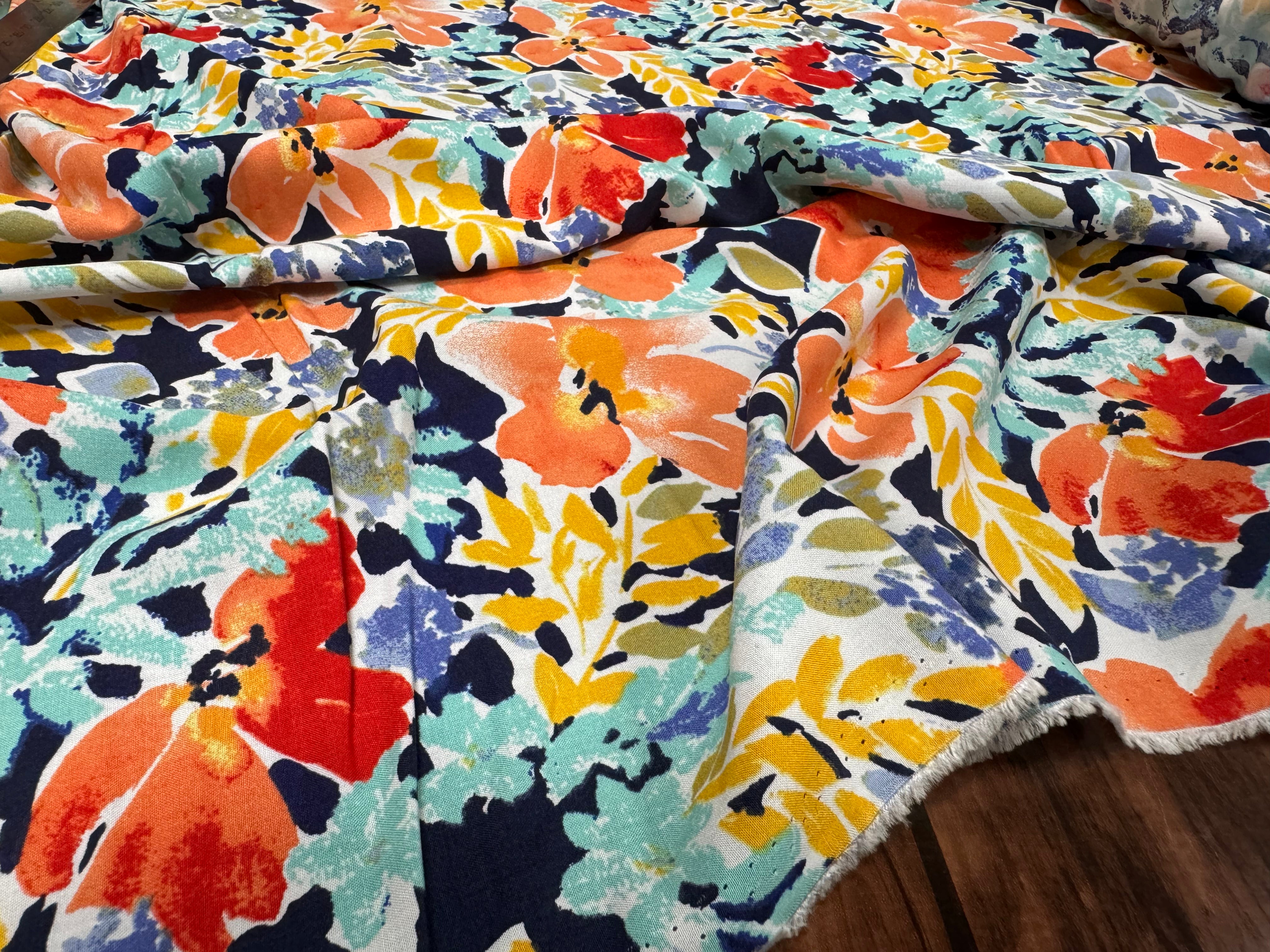 POPELINE DE VISCOSE TISSU IMPRIMÉ FLEURS BLEU MARINE - My Little Coupon