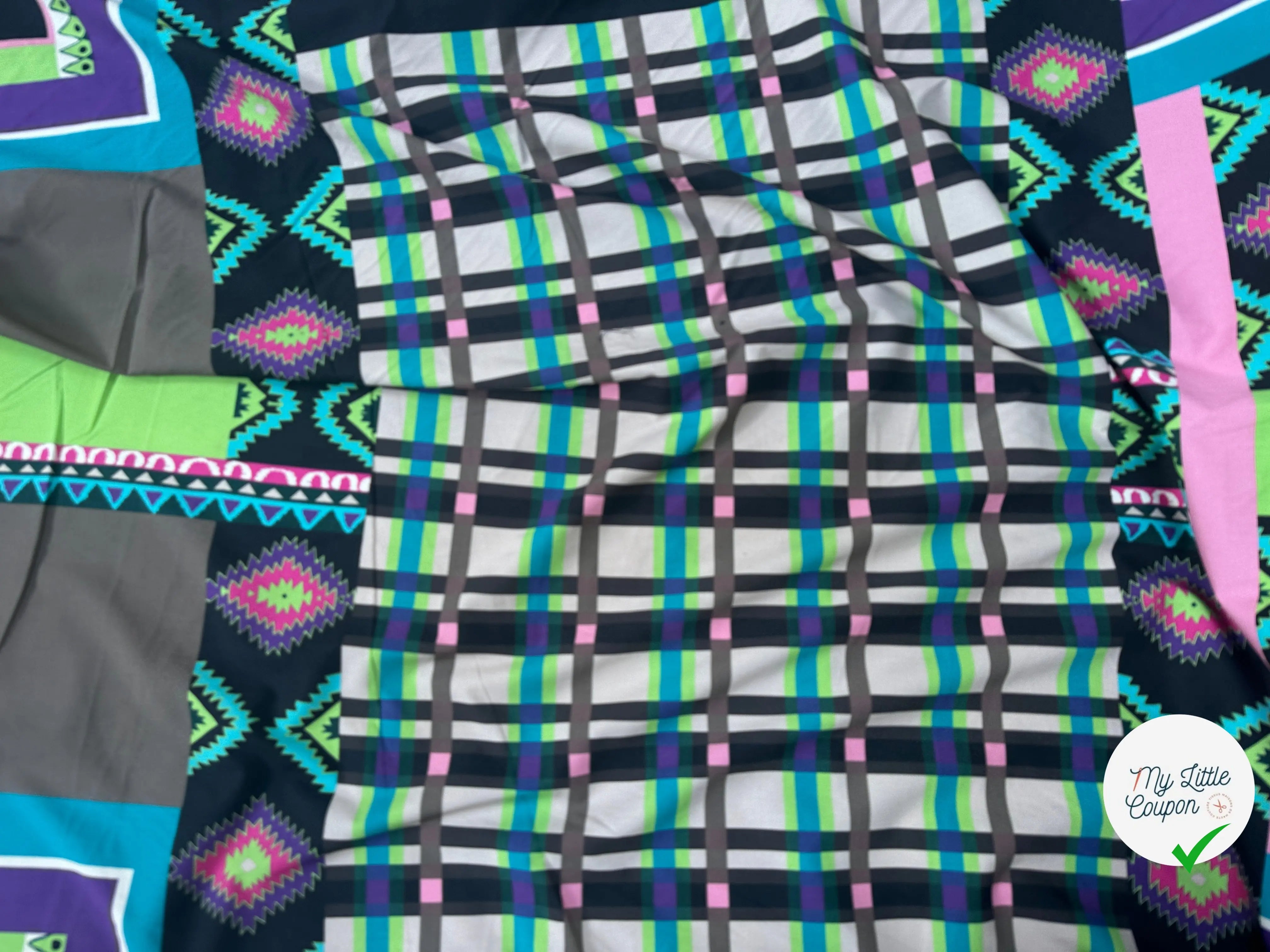 POPELINE IMPRIMÉE À GROS MOTIFS PERU ET TARTAN TENDANCE BEIGE - My Little Coupon