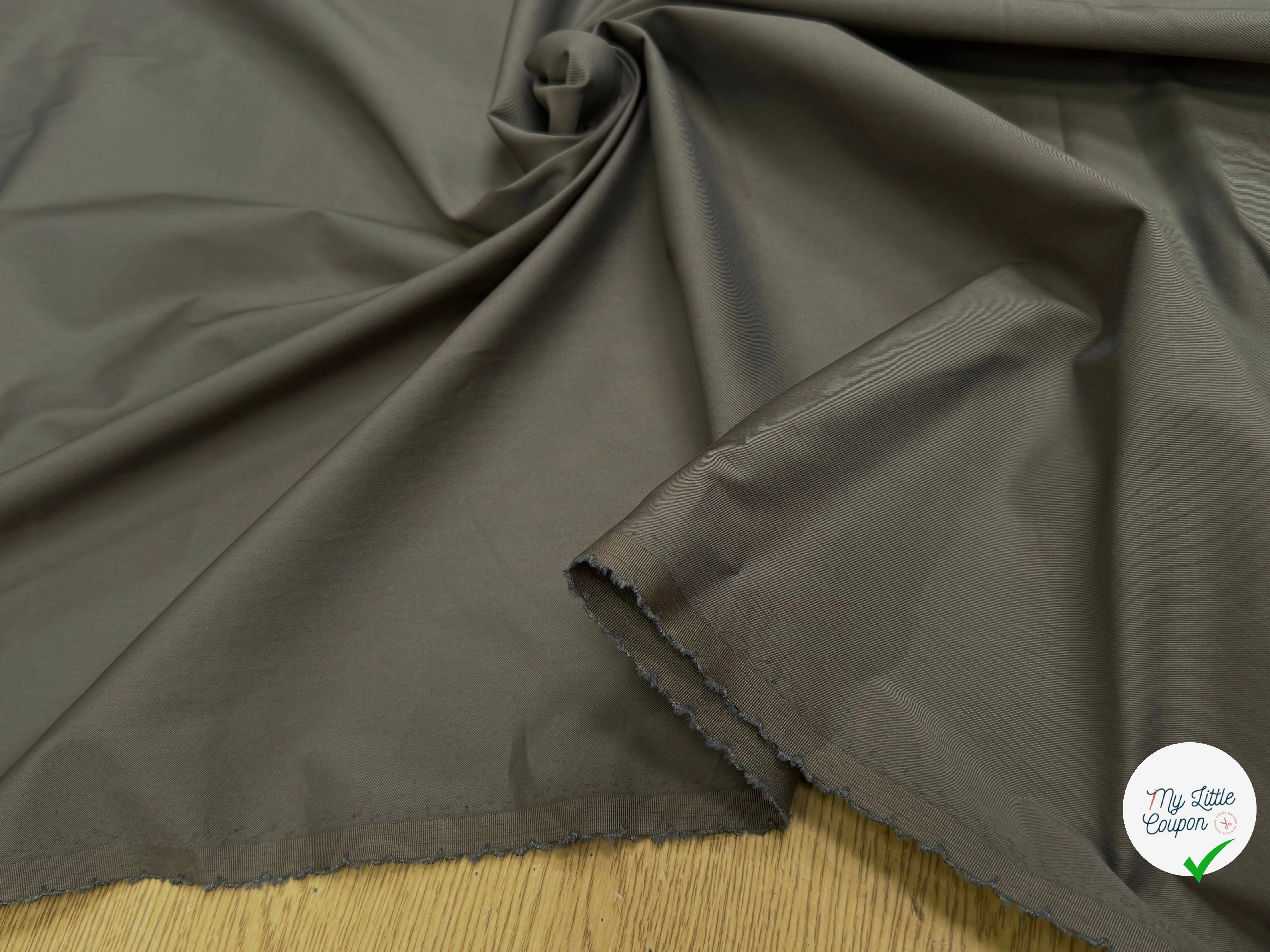 POPELINE SERGÉE POLYCOTON VERT OLIVE AGRÉABLE TOUCHER - My Little Coupon