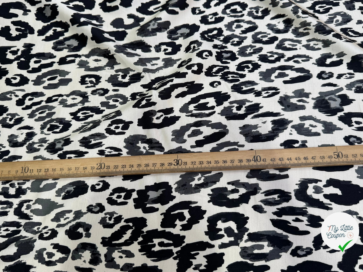 SATIN 100% VISCOSE SUPER FLUIDE ET DOUCE FOND ÉCRU LÉOPARD NOIR - My Little Coupon