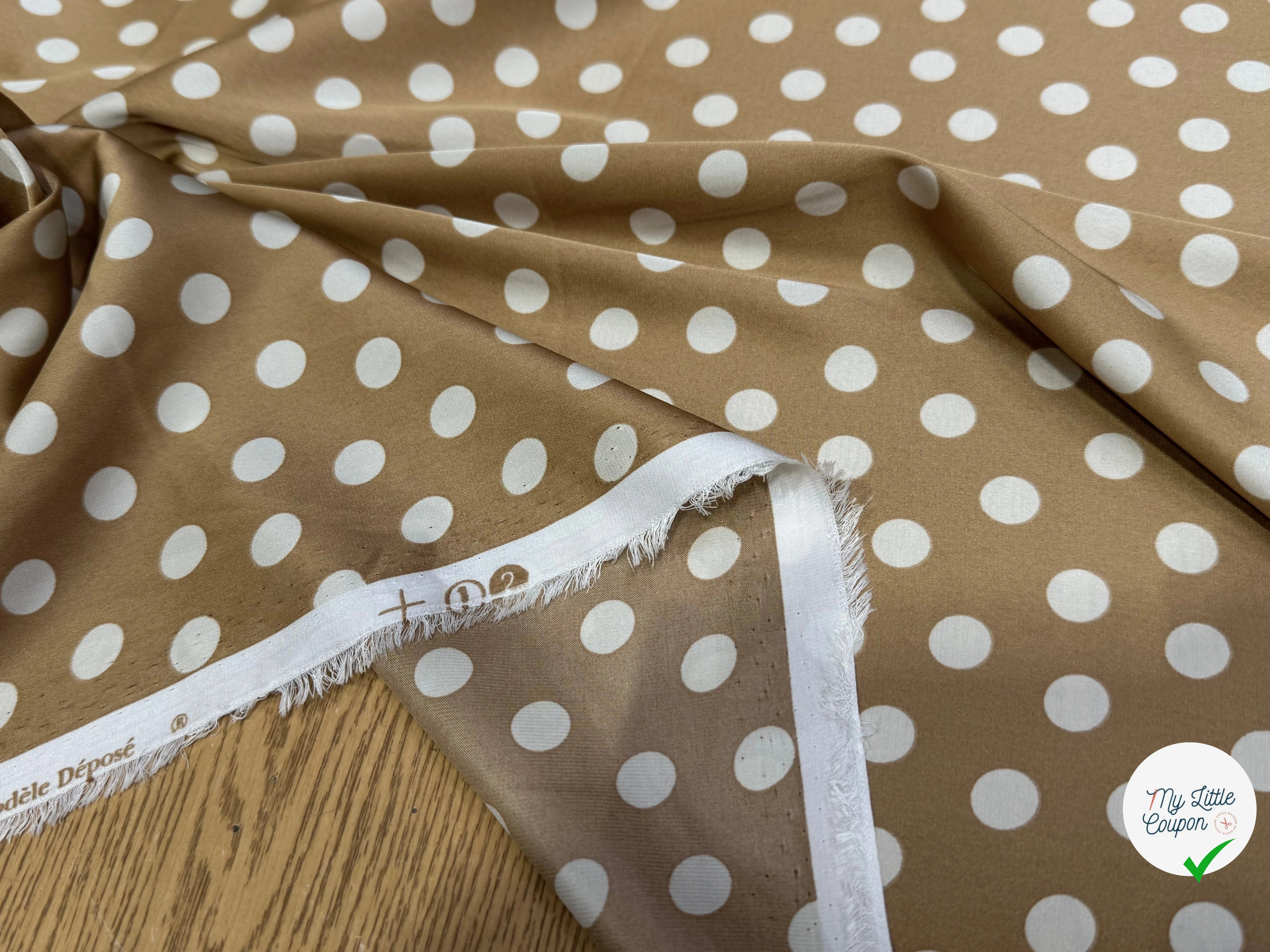 SATIN CAFÉ AU LAIT POIS BLANC - My Little Coupon