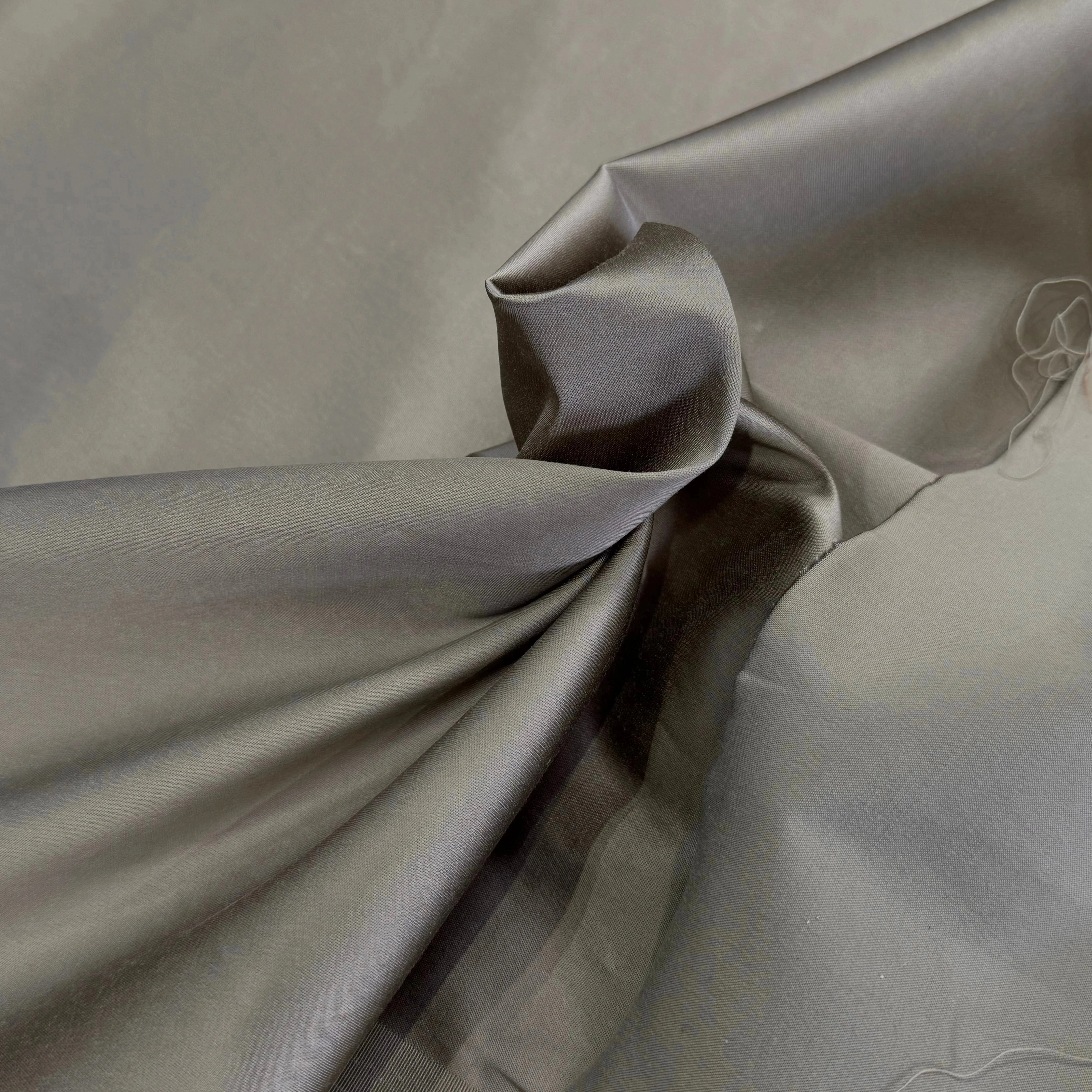 SATIN DE COTON BEIGE BELLE TENUE - My Little Coupon
