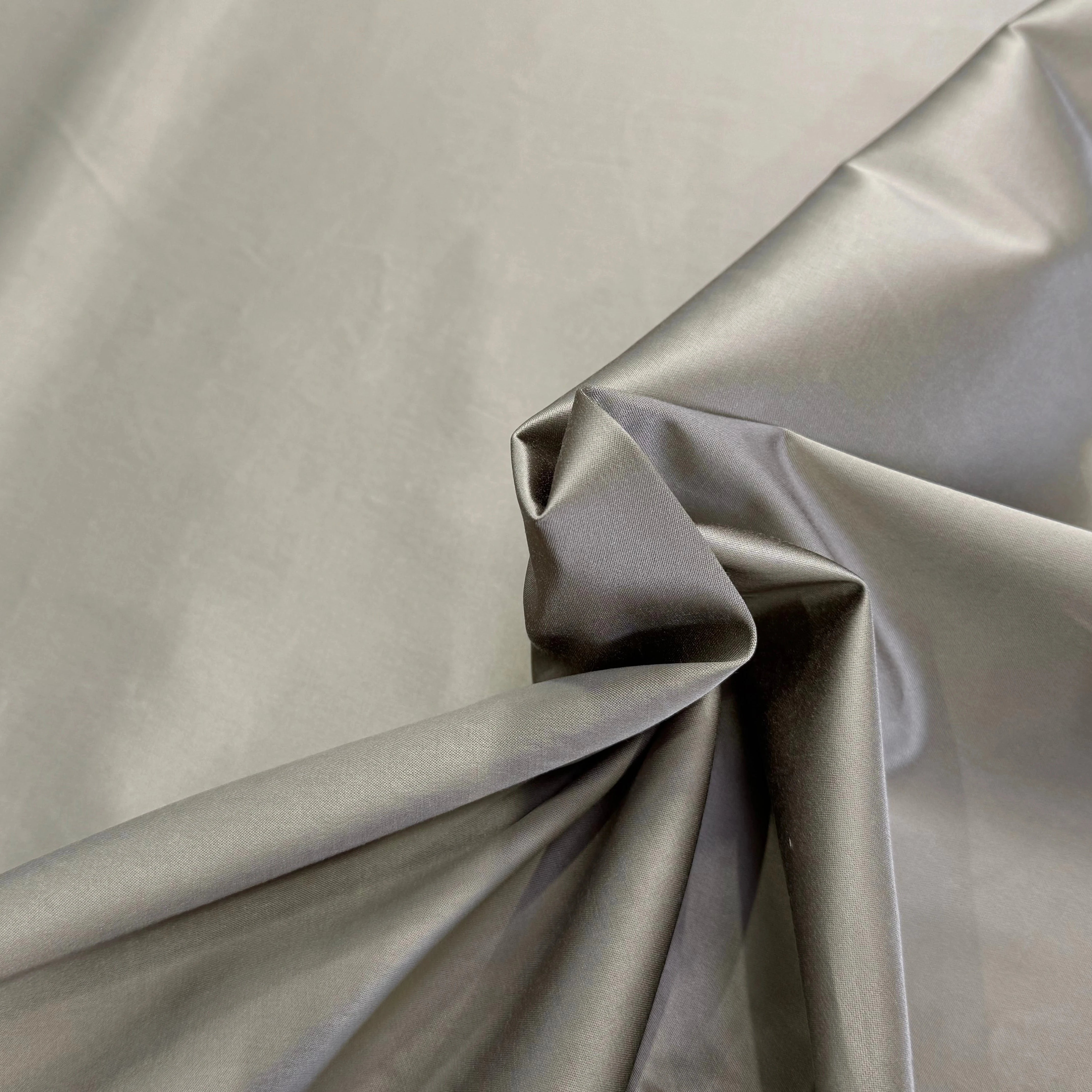 SATIN DE COTON BEIGE BELLE TENUE - My Little Coupon