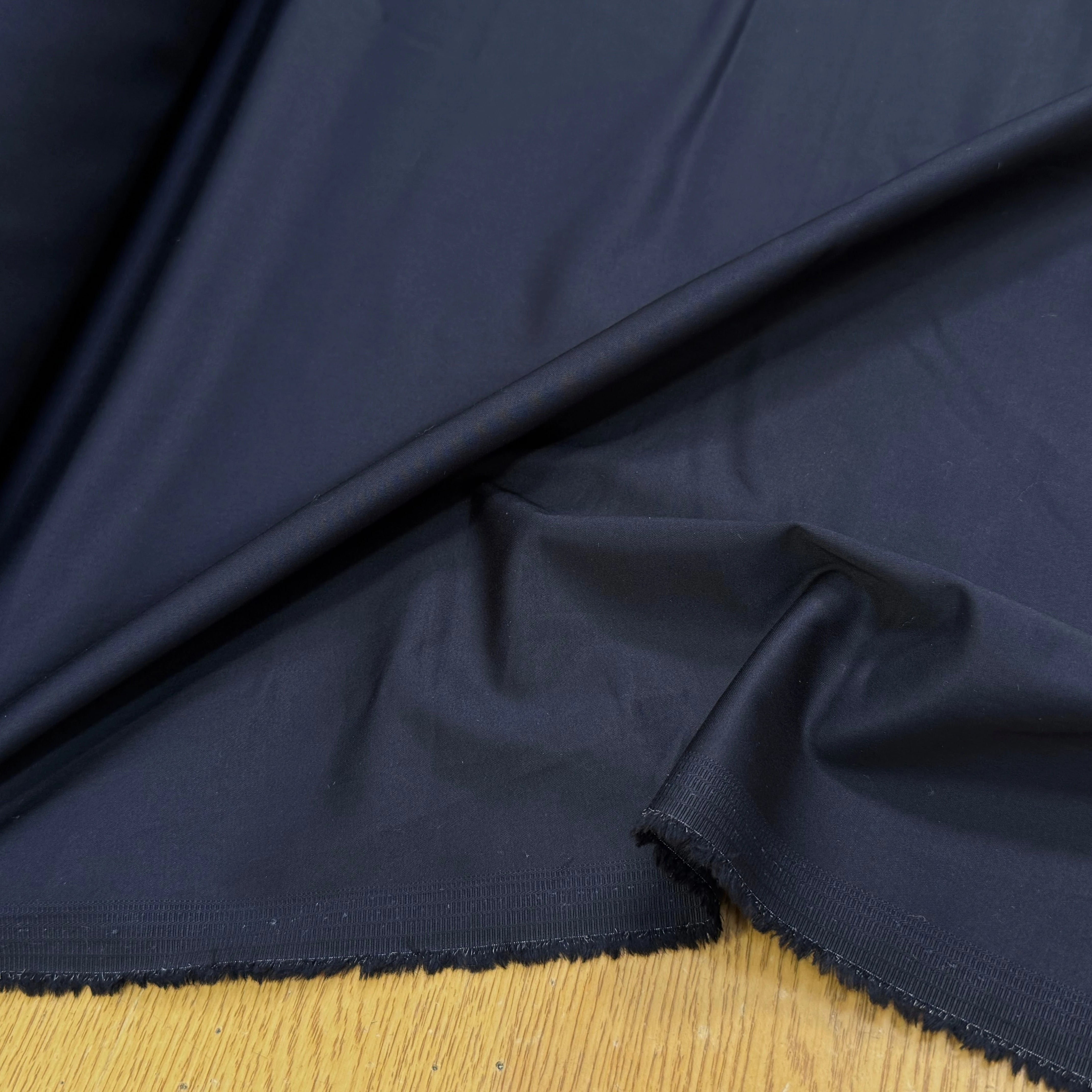 SATIN DE COTON BLEU MARINE 5% ÉLASTHANNE COUTURE - My Little Coupon