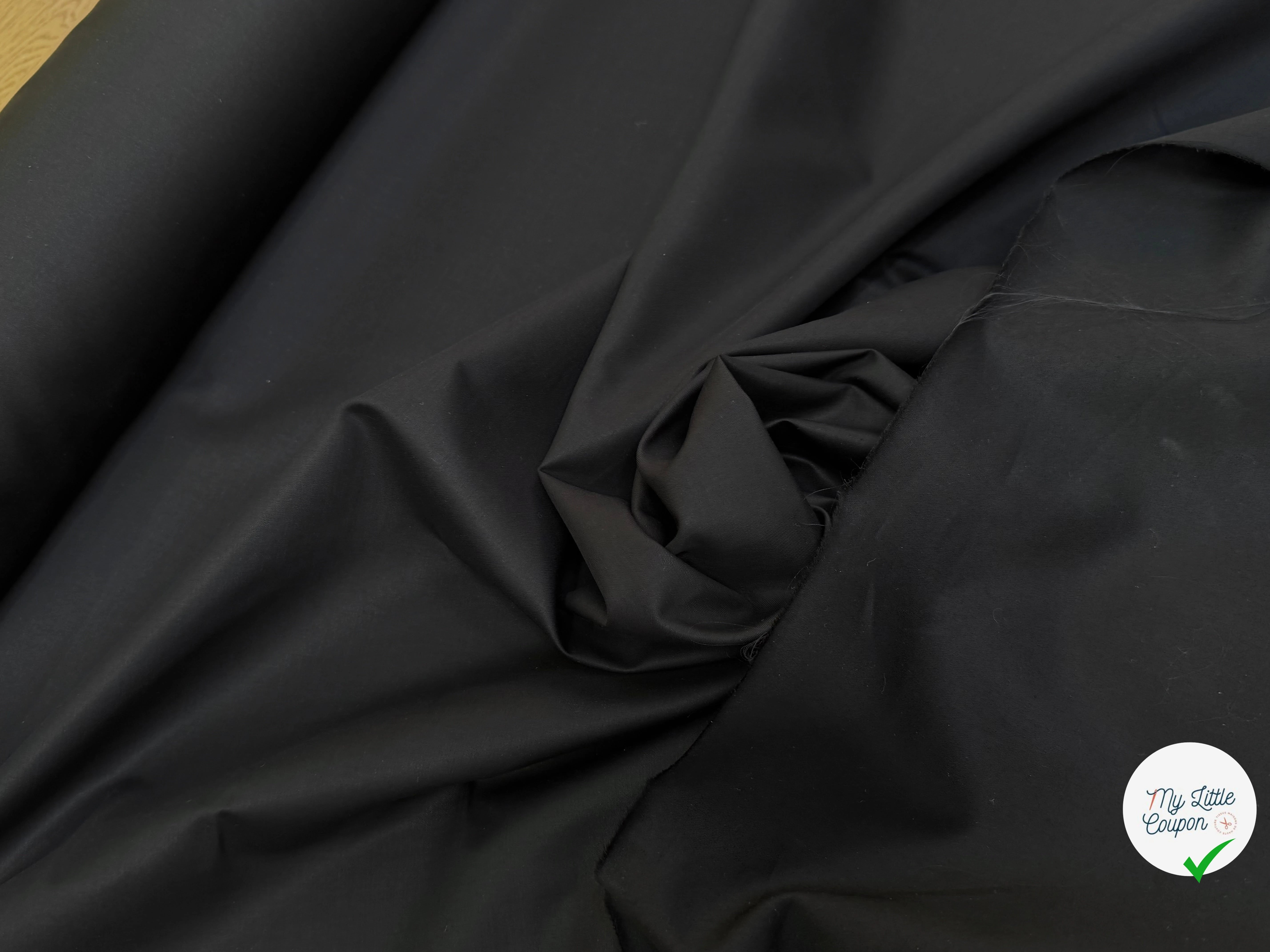 SATIN DE COTON NOIR SUPERBE TOUCHER 100% COTON - My Little Coupon