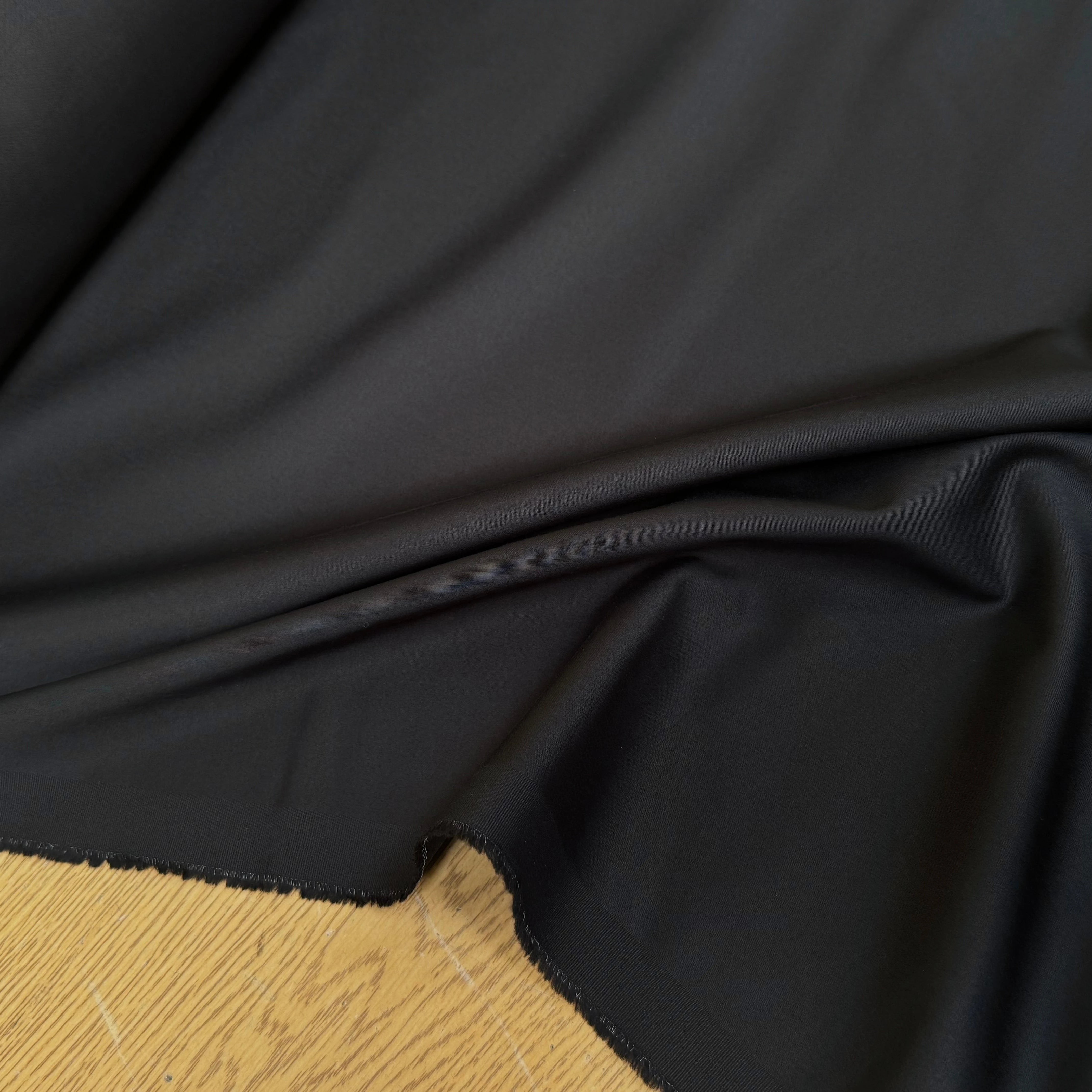 SATIN DE COTON UNI NOIR QUALITÉ COUTURE - My Little Coupon